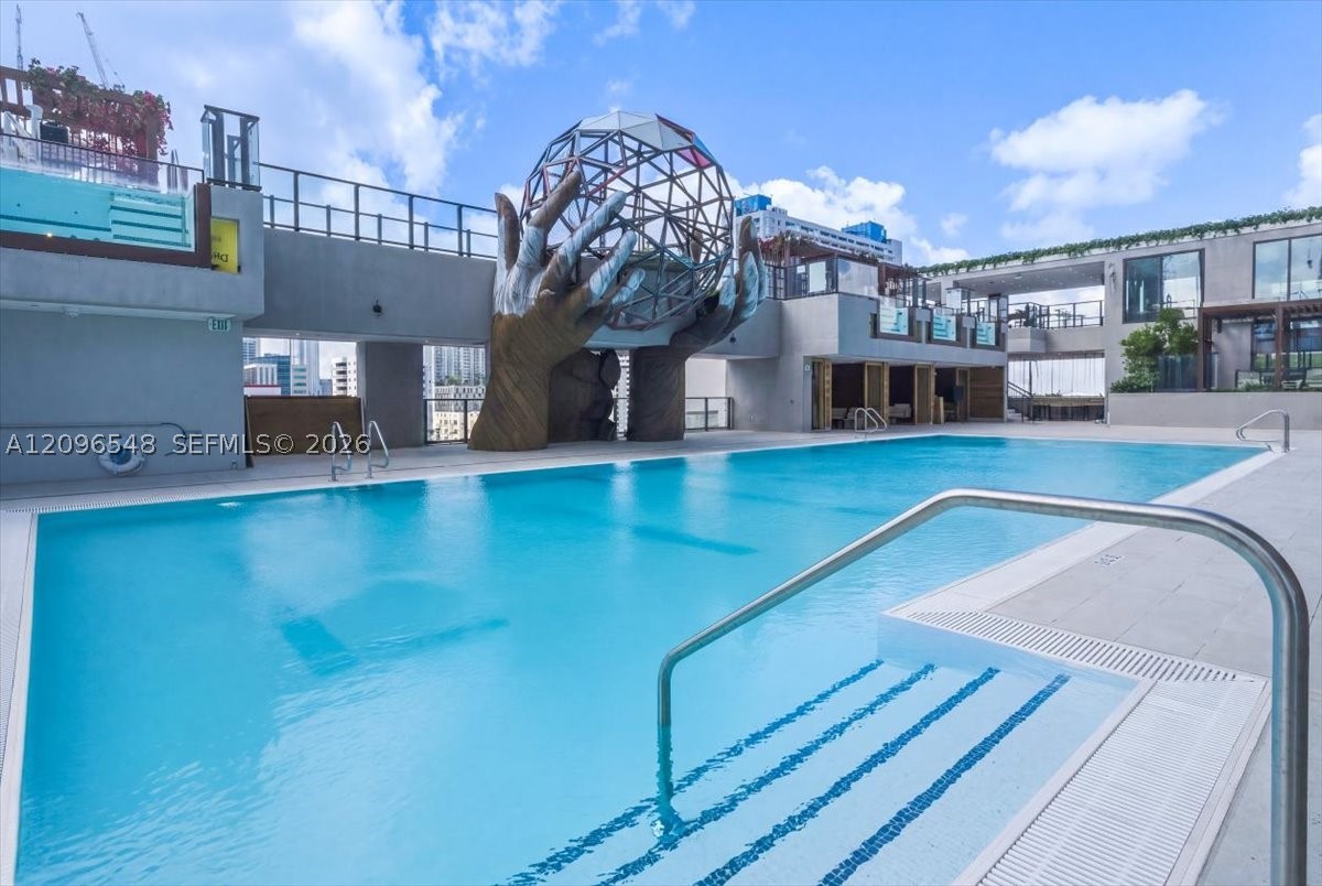 image E11EVEN Hotel & Residences25