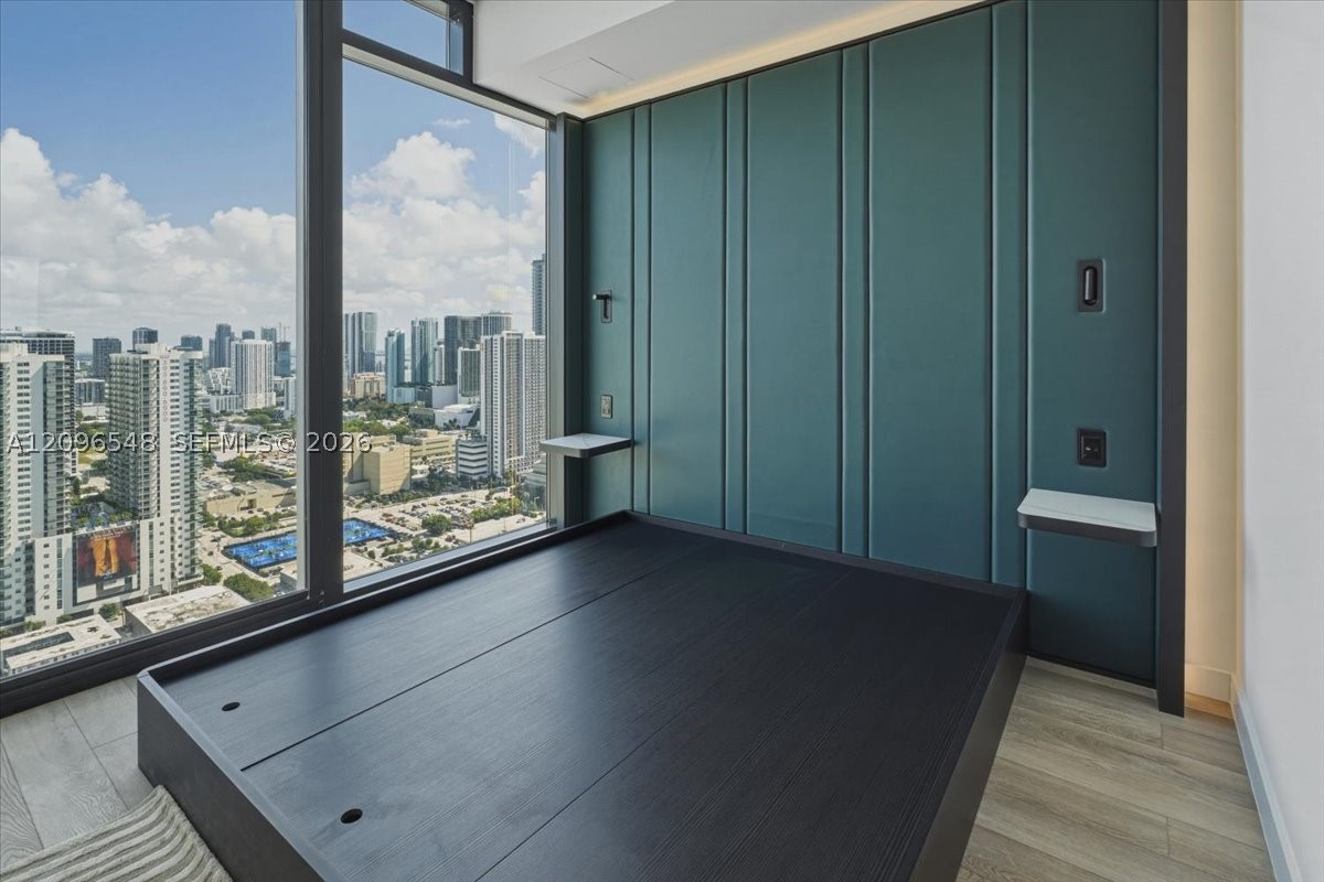 image E11EVEN Hotel & Residences6