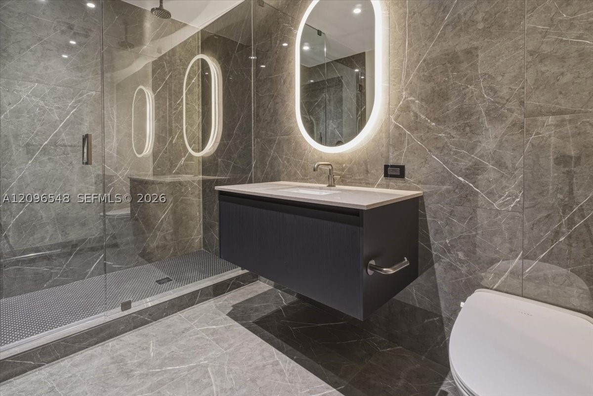 image E11EVEN Hotel & Residences8