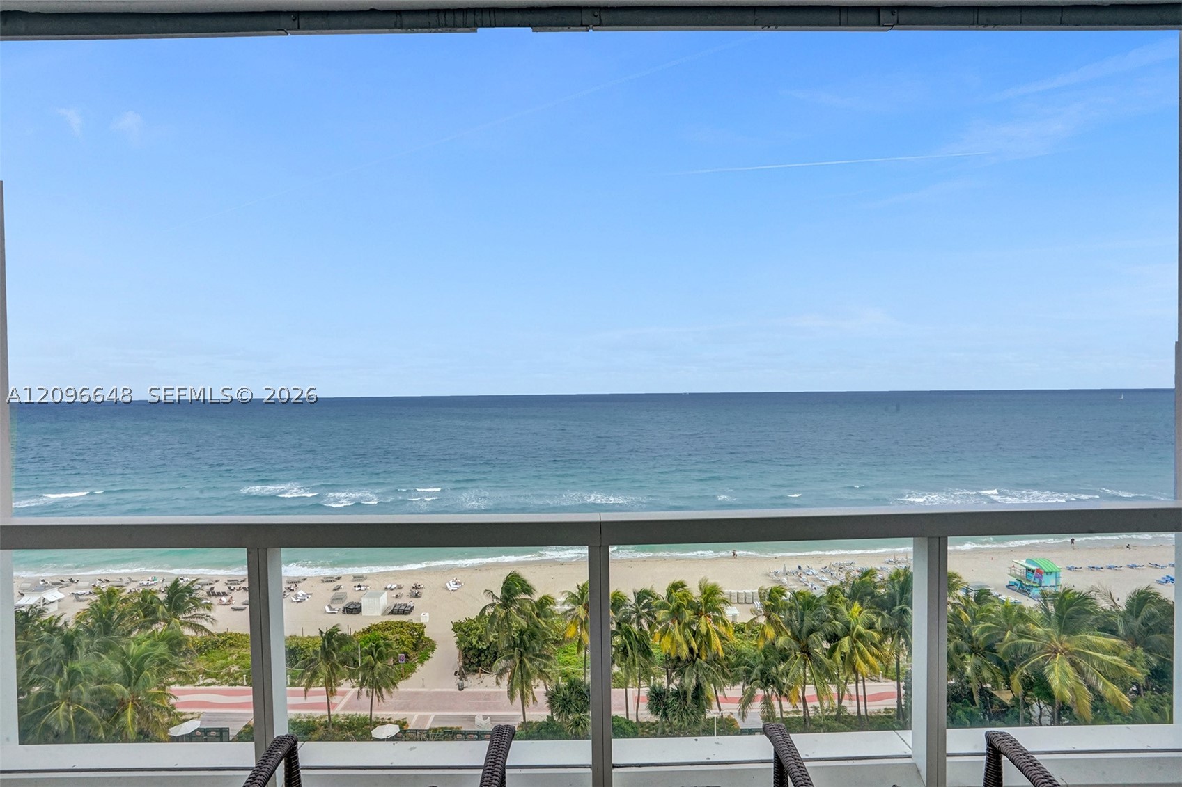 4391 Collins Ave #913/914