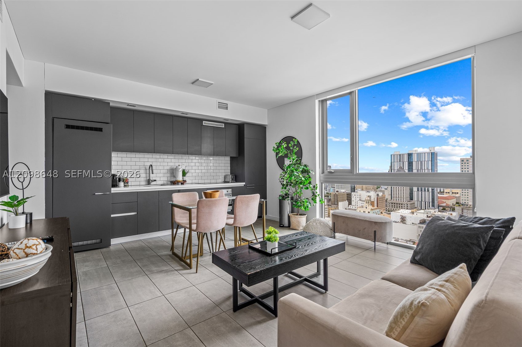 227 NE 2nd St #3106 Miami, FL 33132