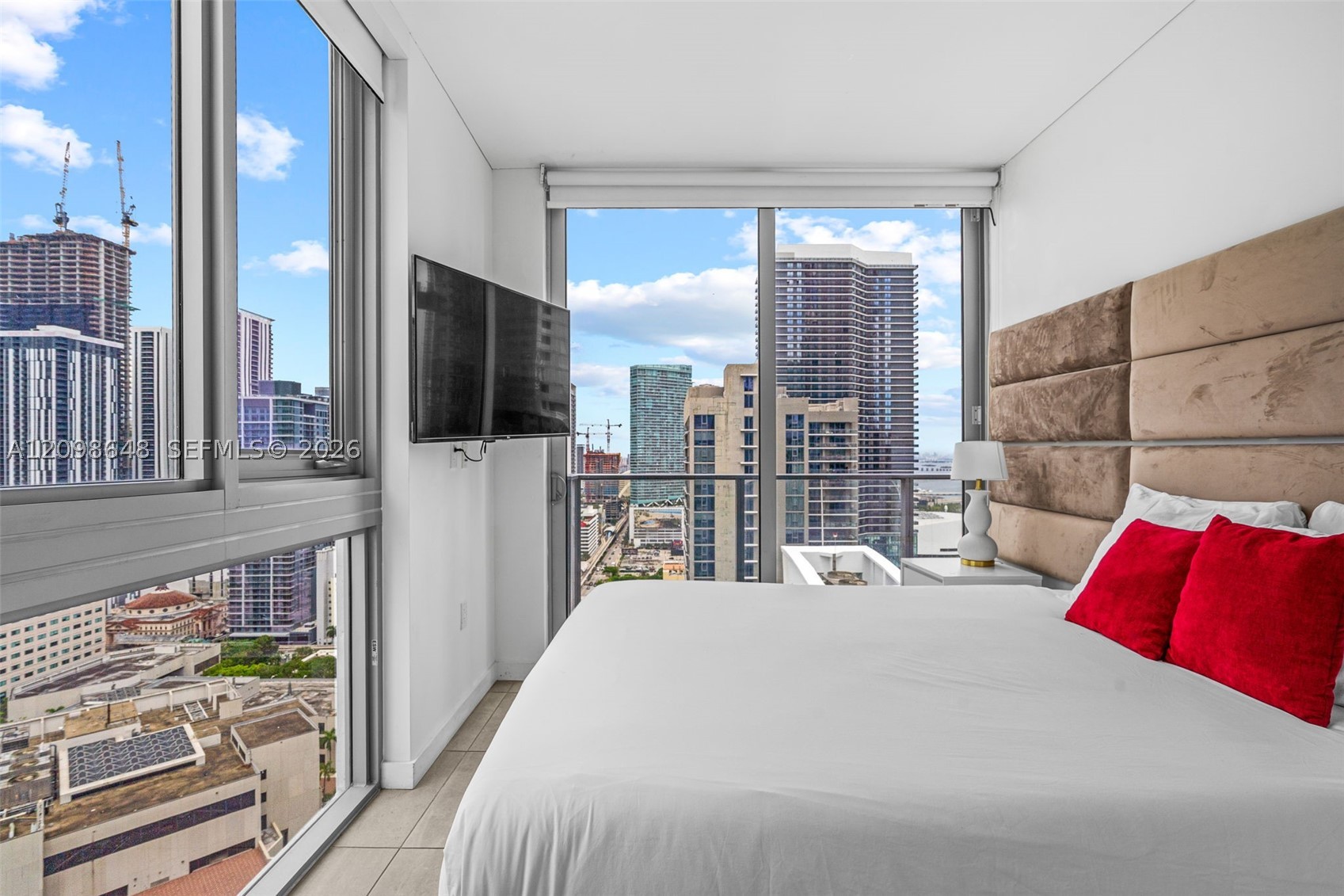227 NE 2nd St #3106 Miami, FL 33132