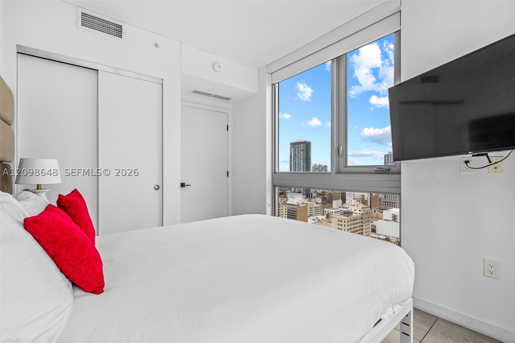227 NE 2nd St #3106 Miami, FL 33132
