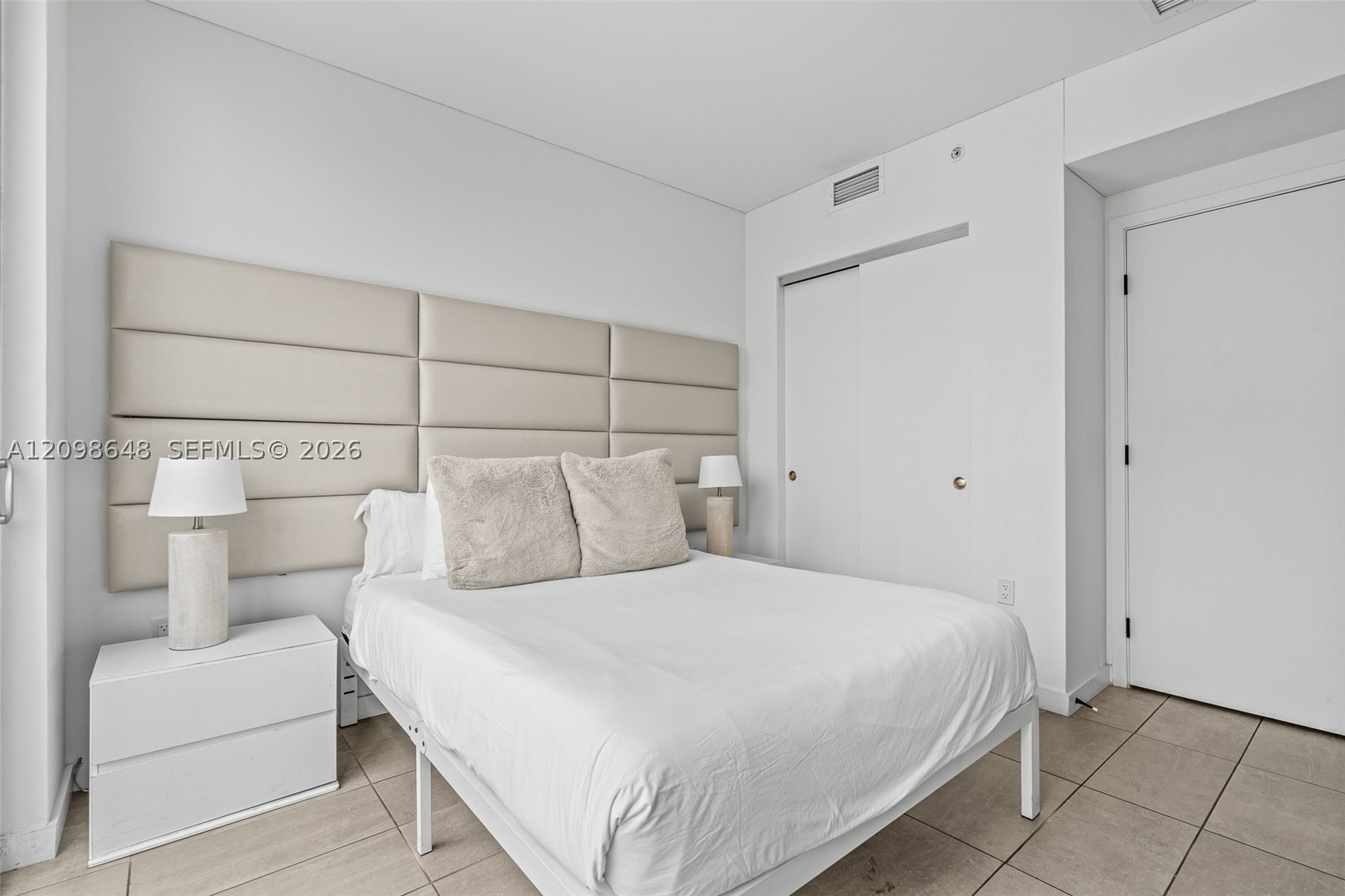 227 NE 2nd St #3106 Miami, FL 33132
