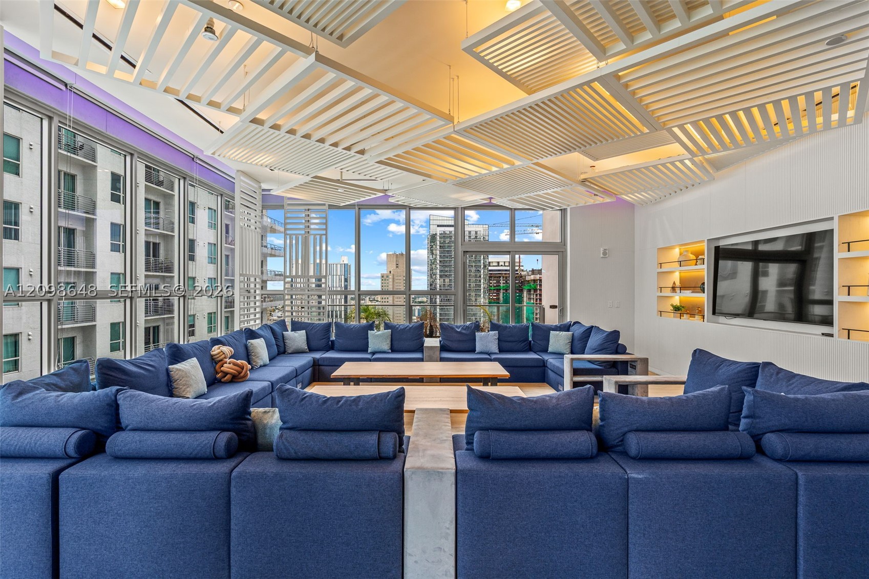 227 NE 2nd St #3106 Miami, FL 33132