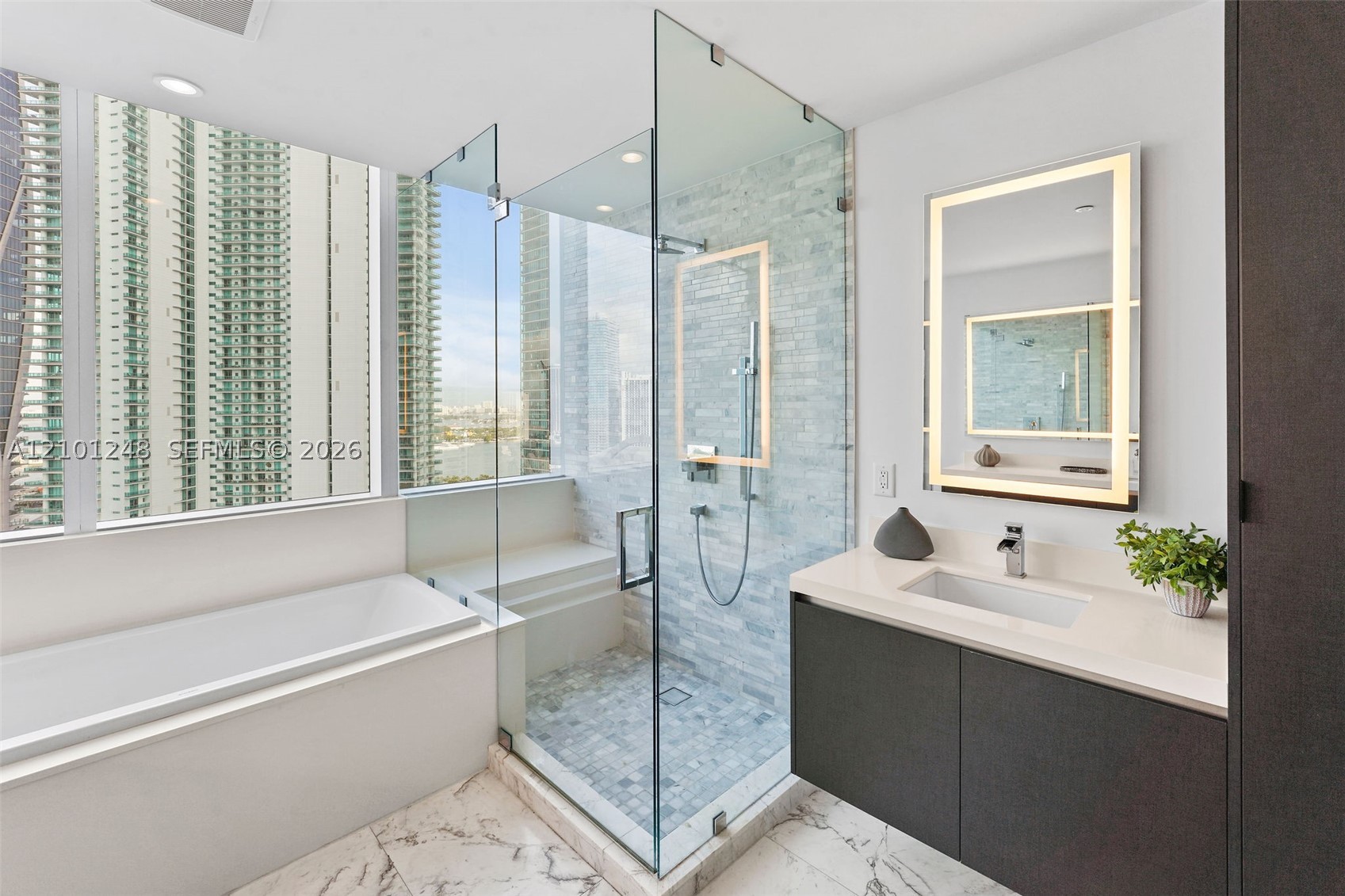 image Paramount Miami Worldcenter25