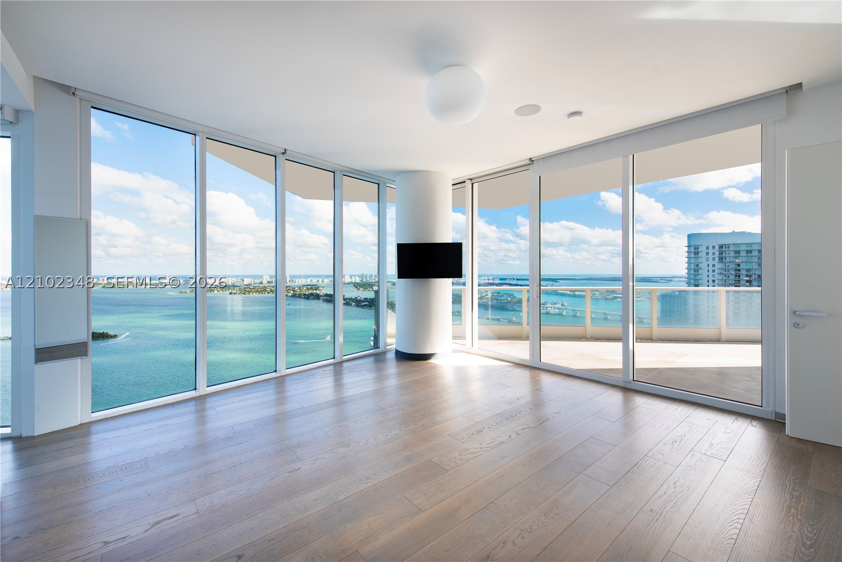 image Paramount Bay14