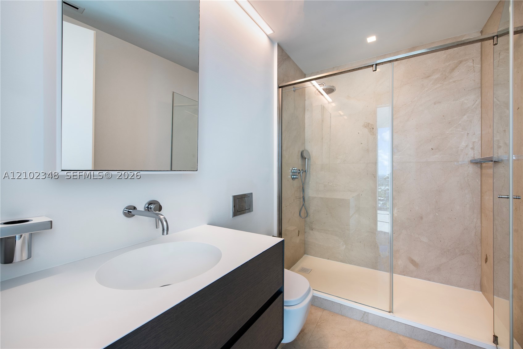 image Paramount Bay26
