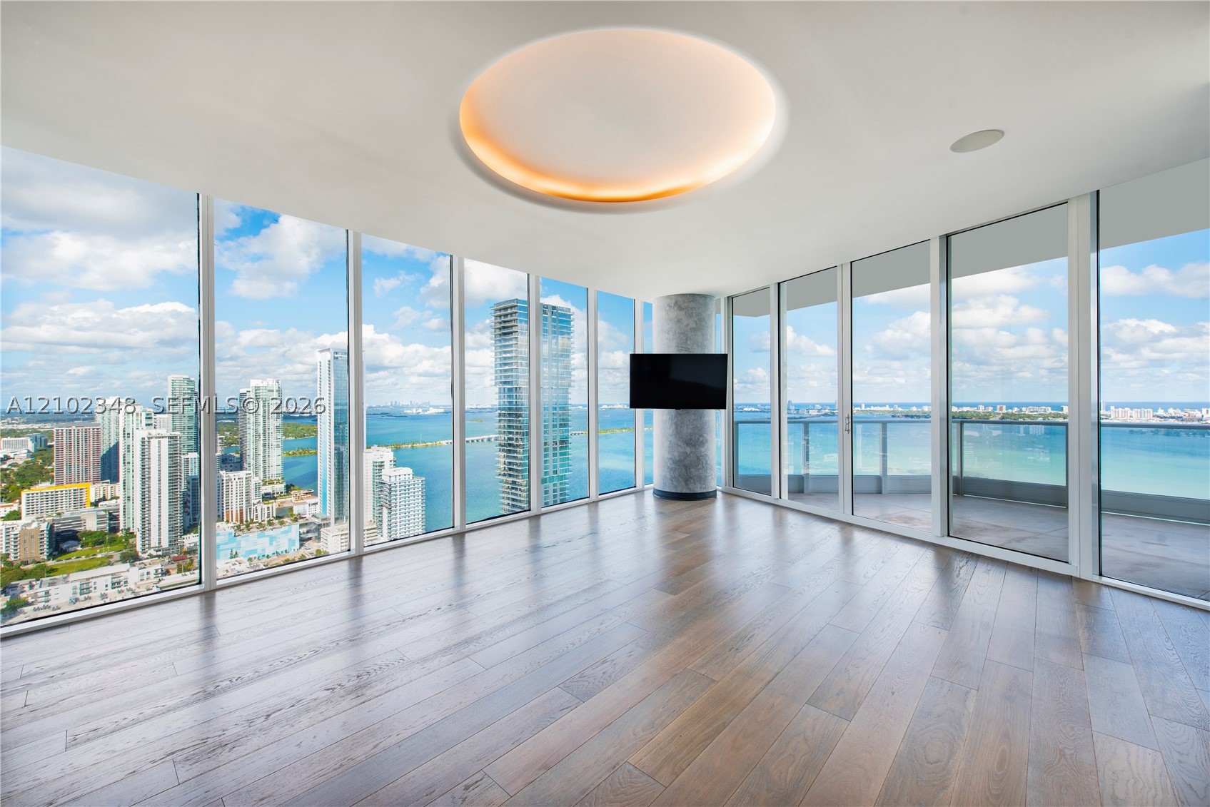 image Paramount Bay28