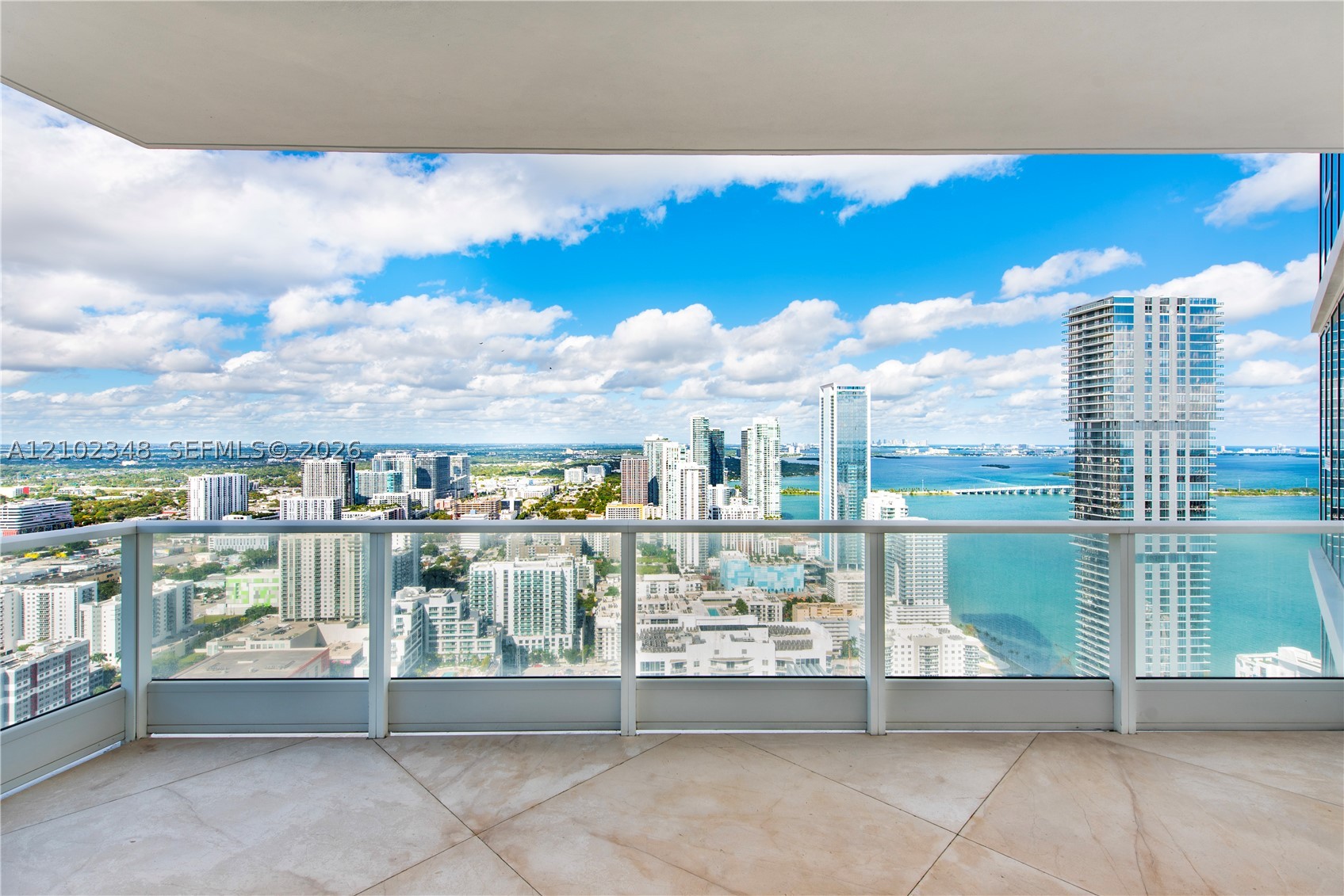 image Paramount Bay34