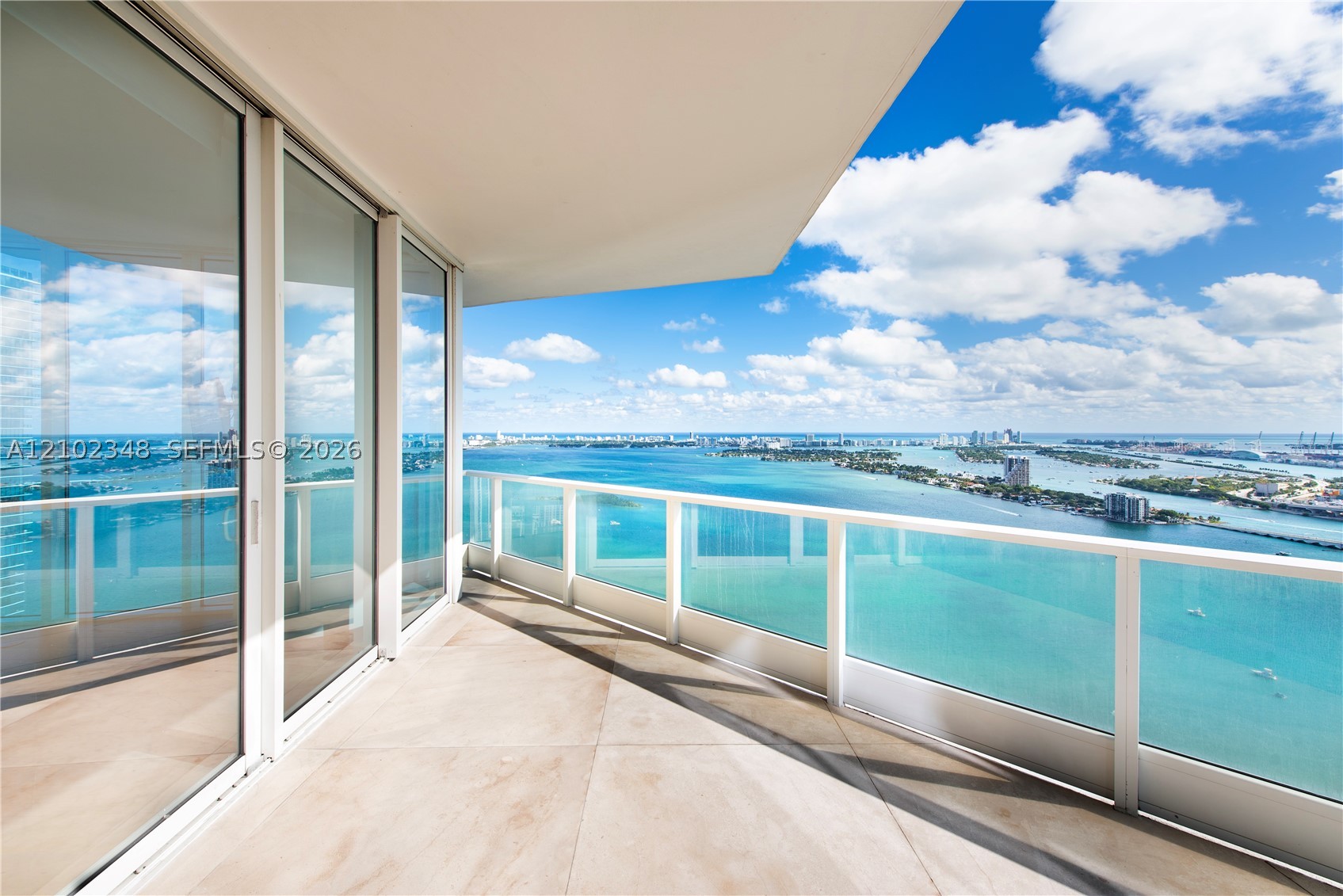 image Paramount Bay35