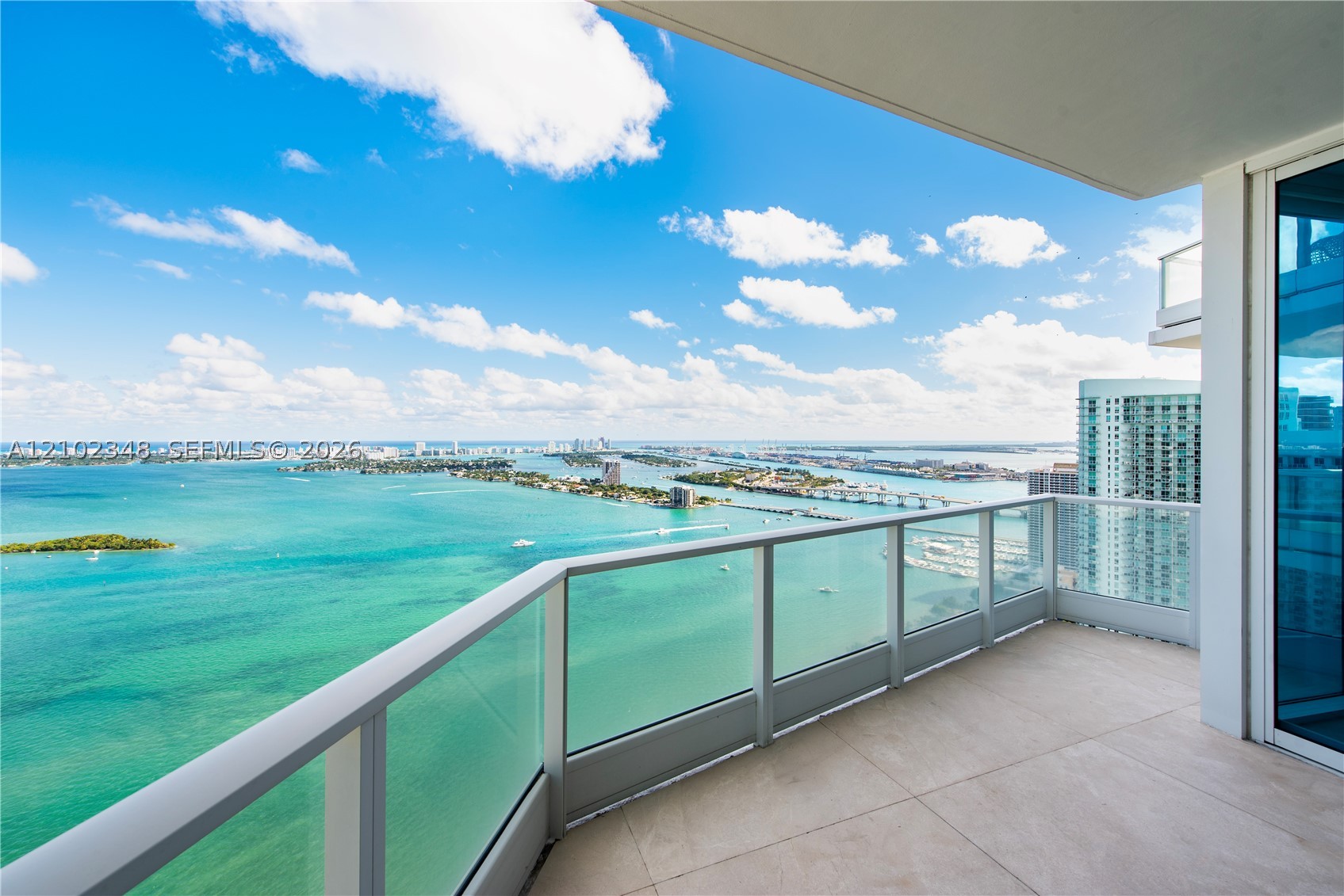 image Paramount Bay36