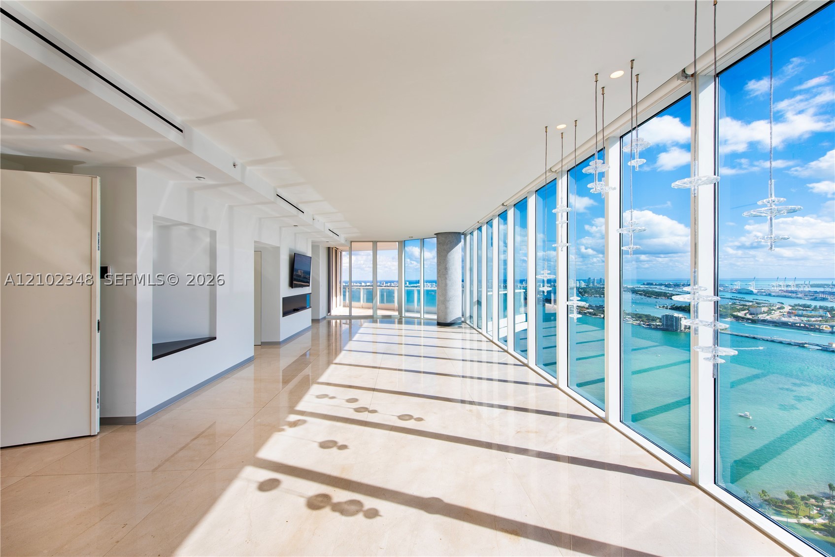 image Paramount Bay3