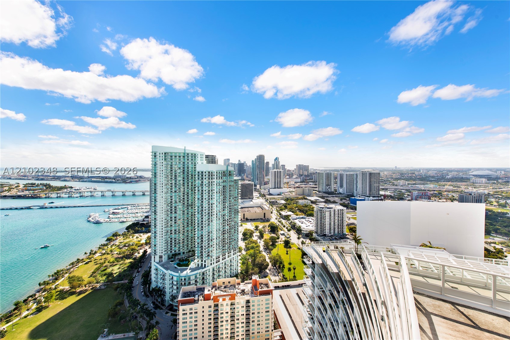 image Paramount Bay40