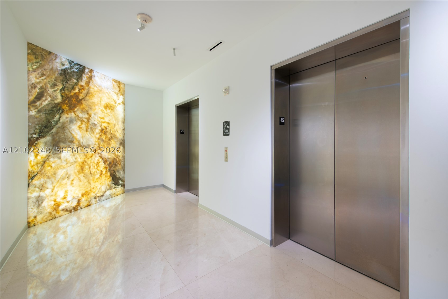 image Paramount Bay41