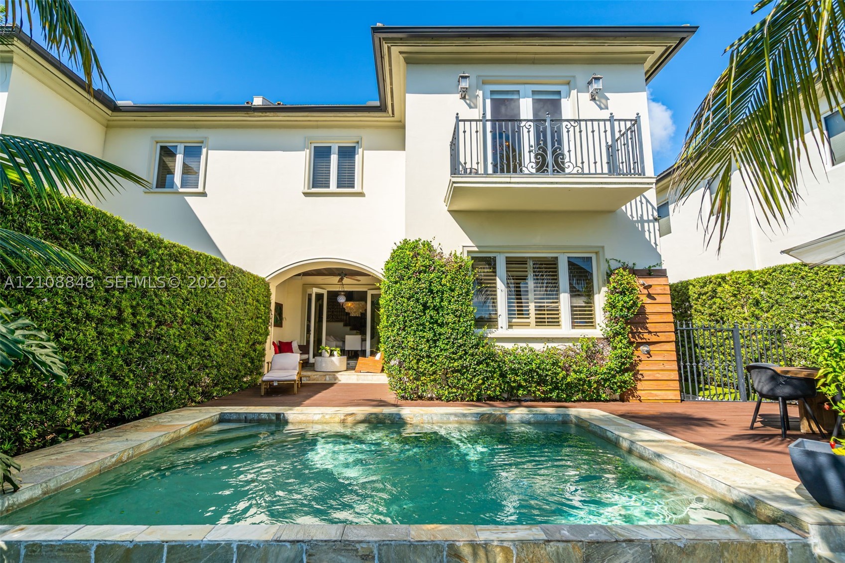 4815 University Dr Coral Gables, FL 33146