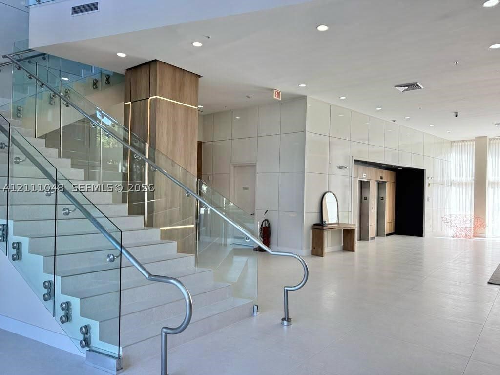 image The Venture at Aventura8