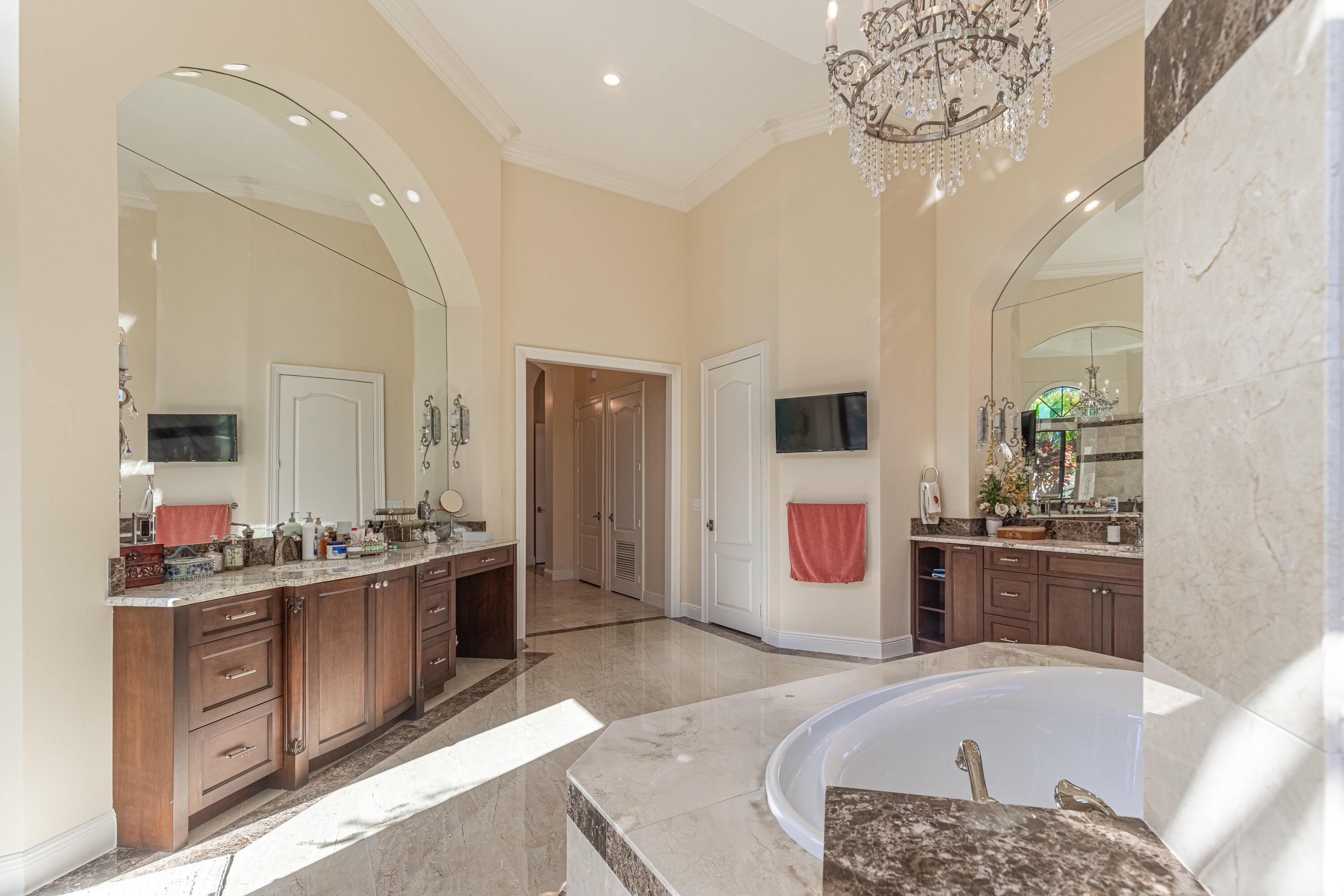 2943 B Loxahatchee Groves, FL 33470