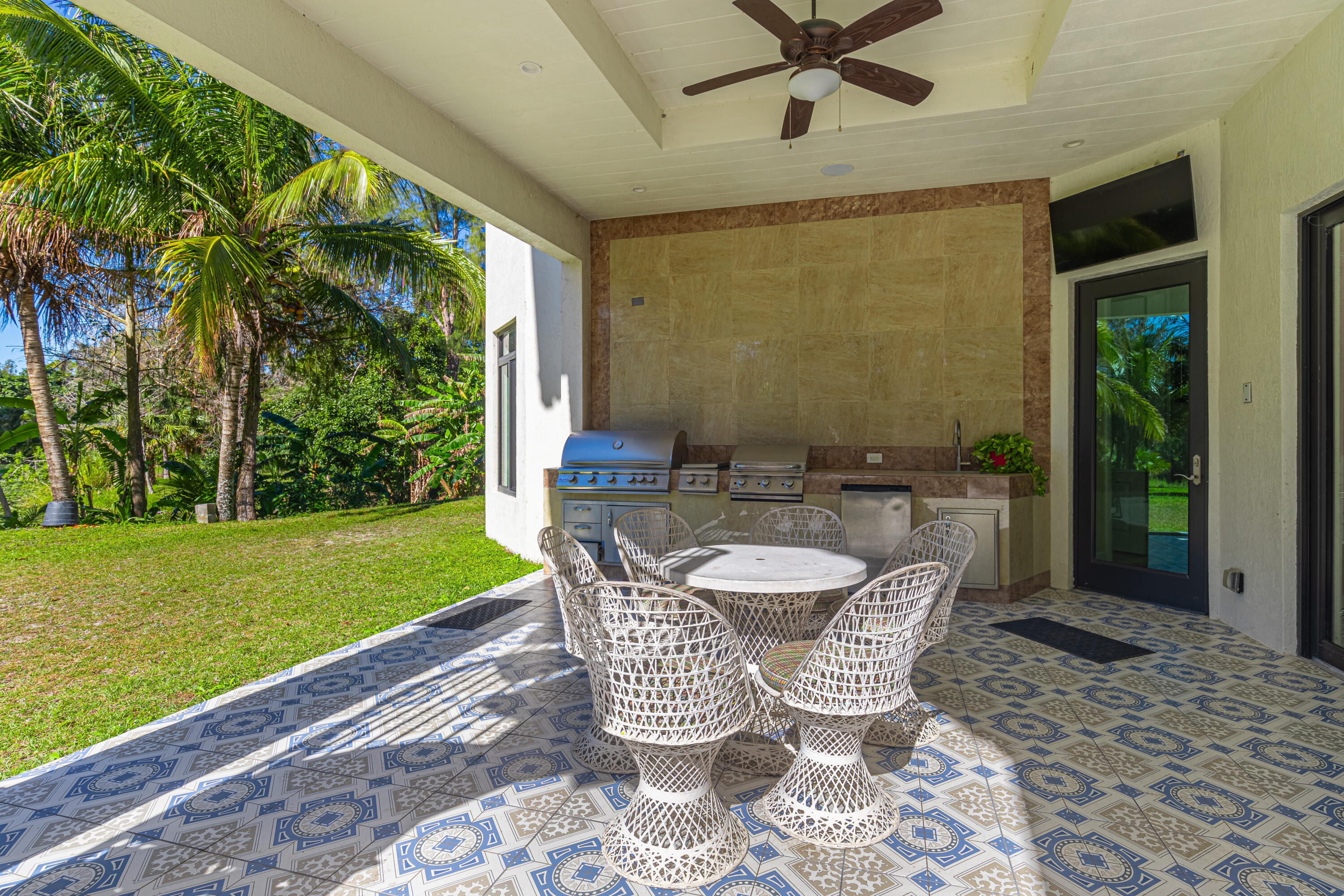 2943 B Loxahatchee Groves, FL 33470