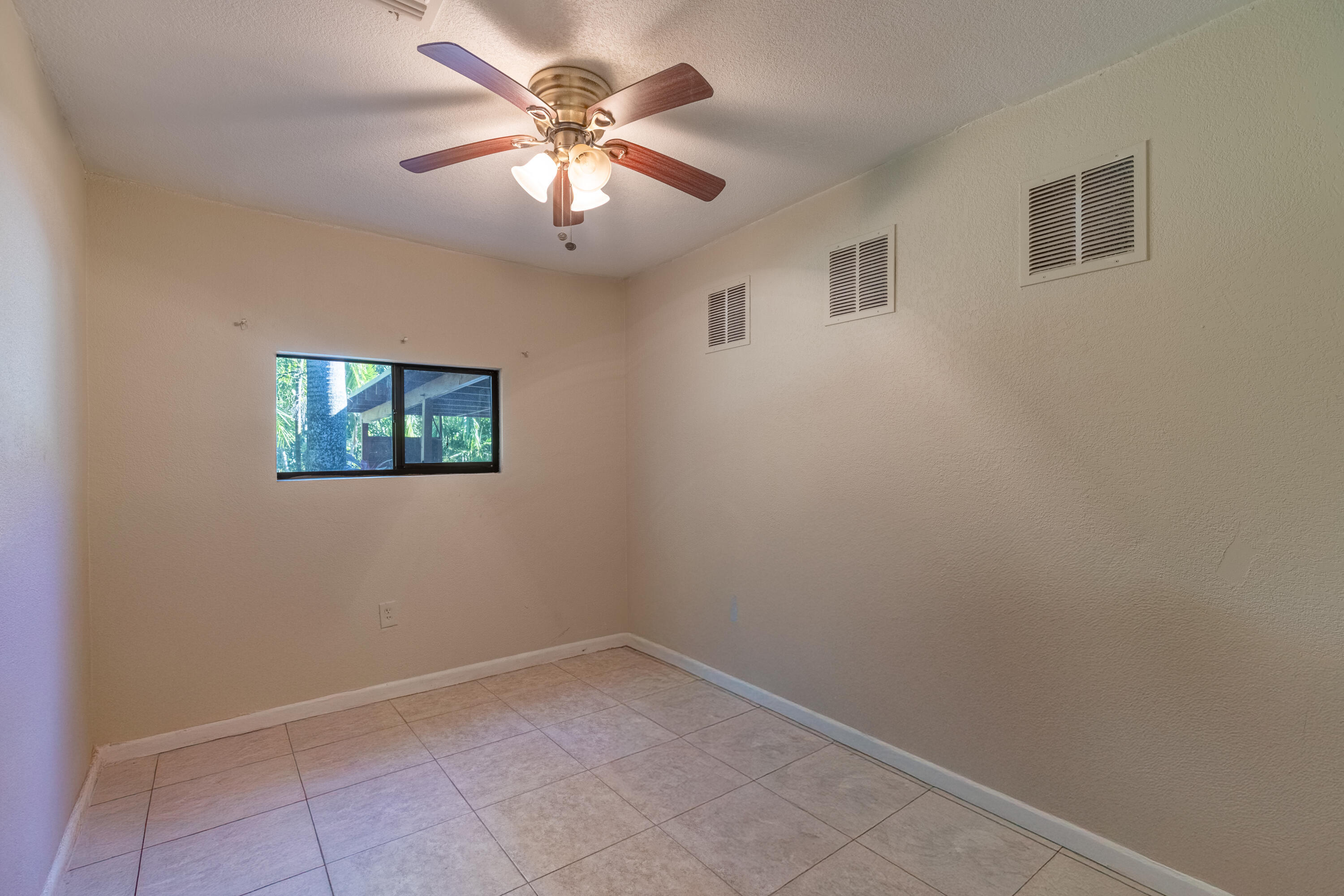 2943 B Loxahatchee Groves, FL 33470