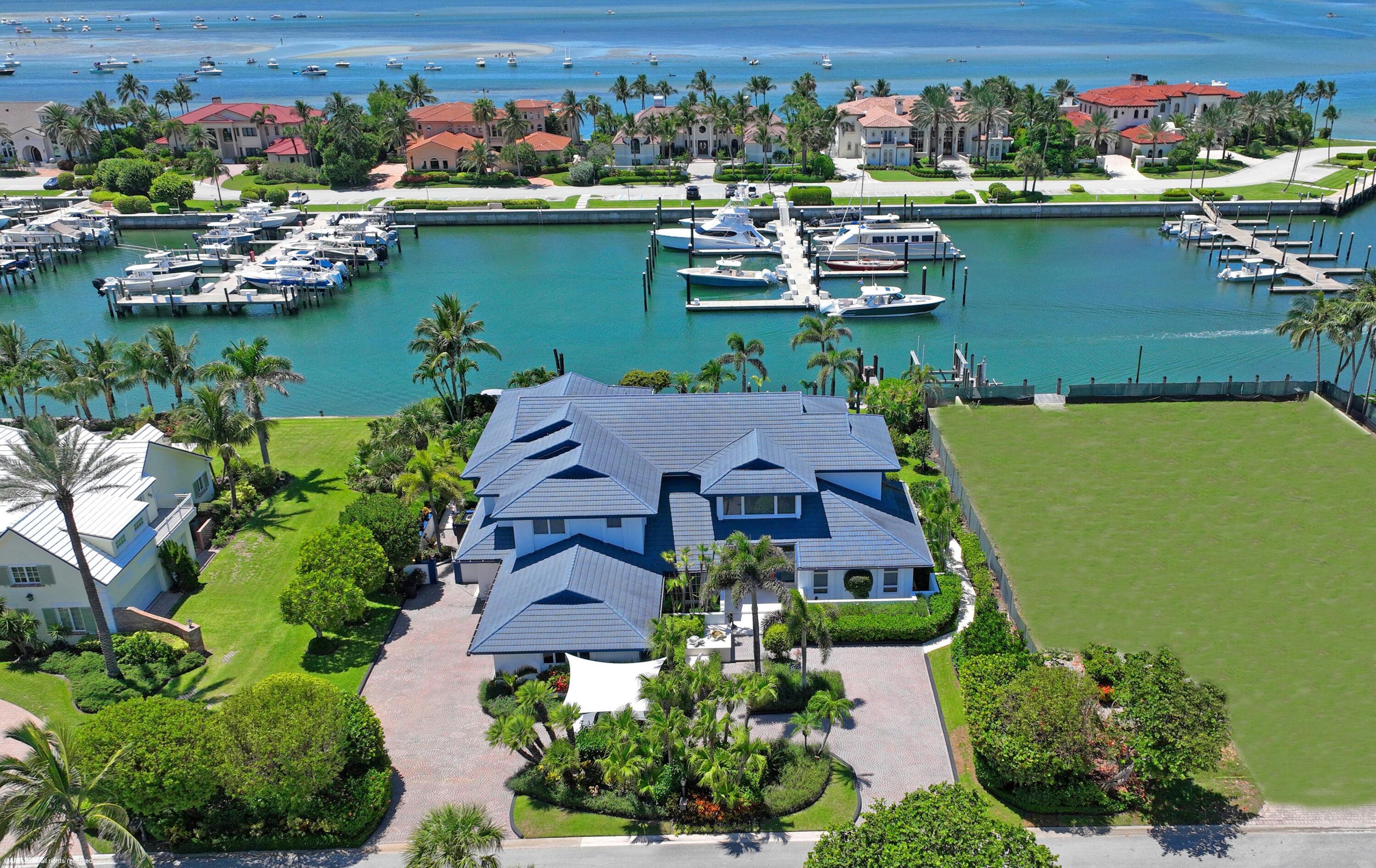 6819 SE South Marina