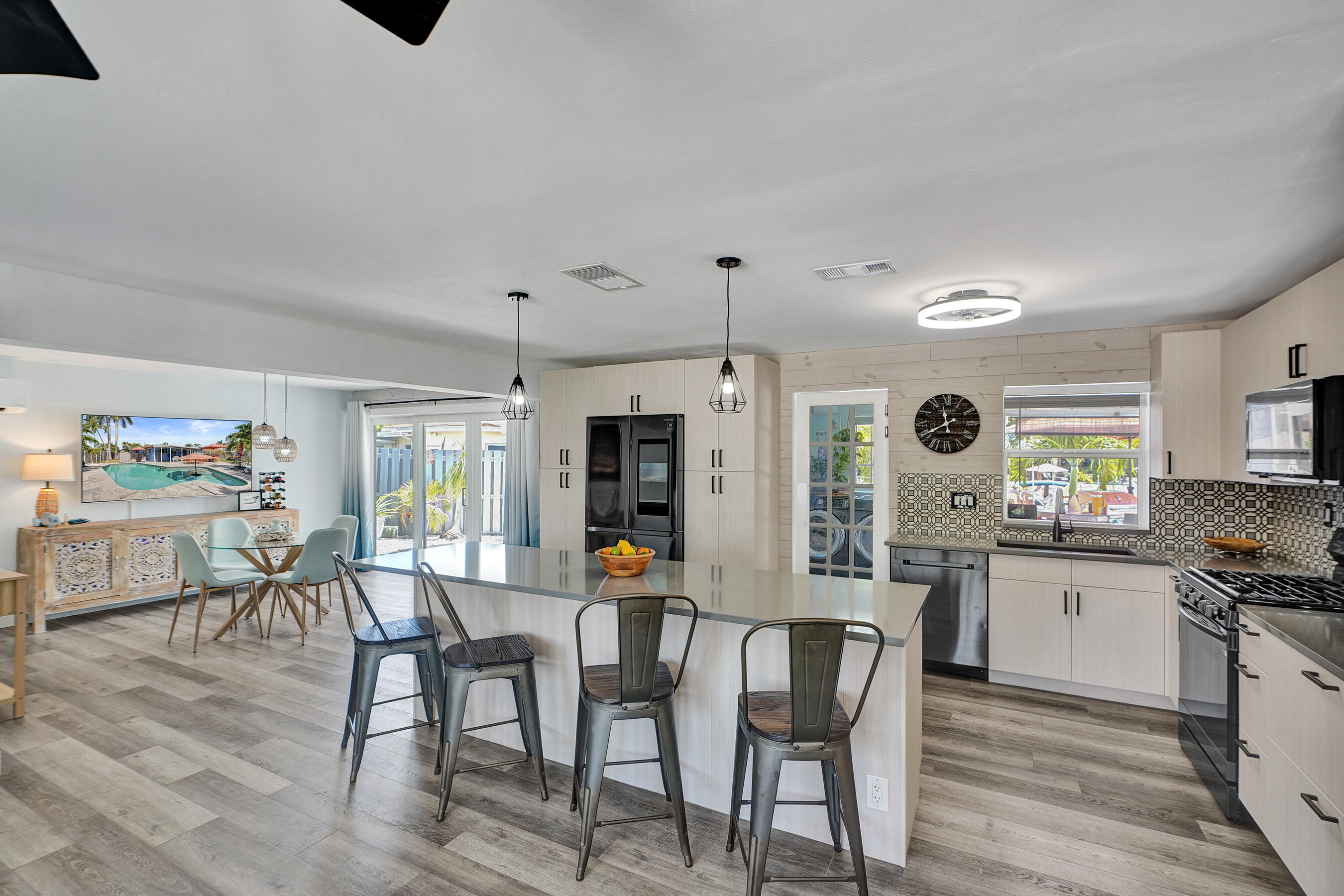 1221 SE 3rd Pompano Beach, FL 33060