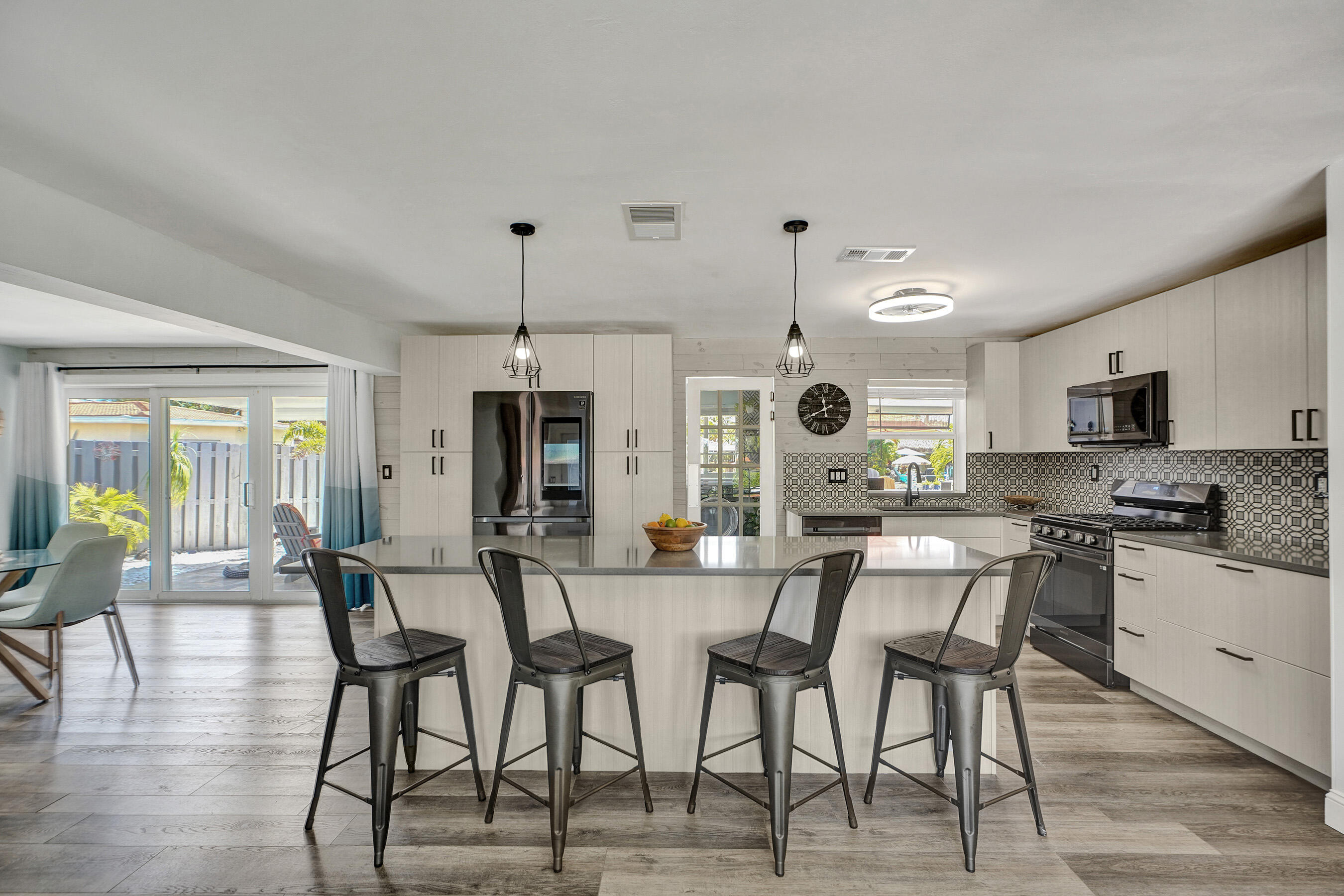 1221 SE 3rd Pompano Beach, FL 33060