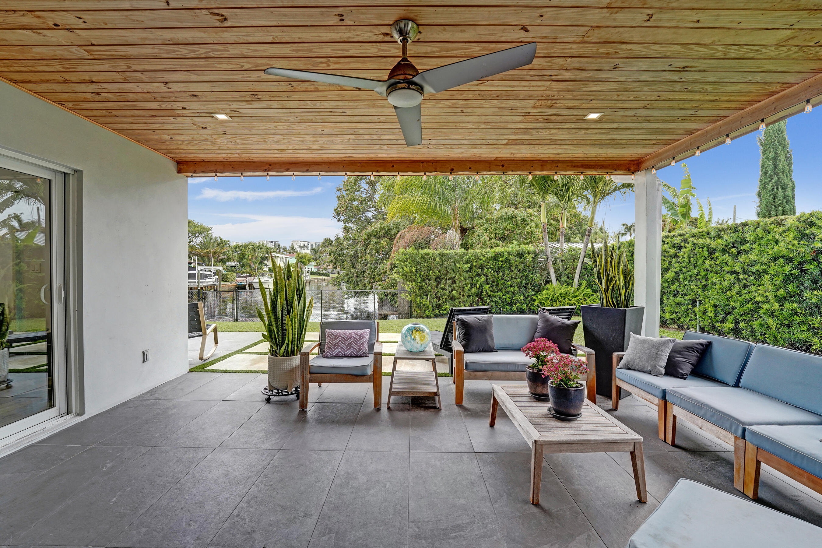 381 SE 3rd Pompano Beach, FL 33060