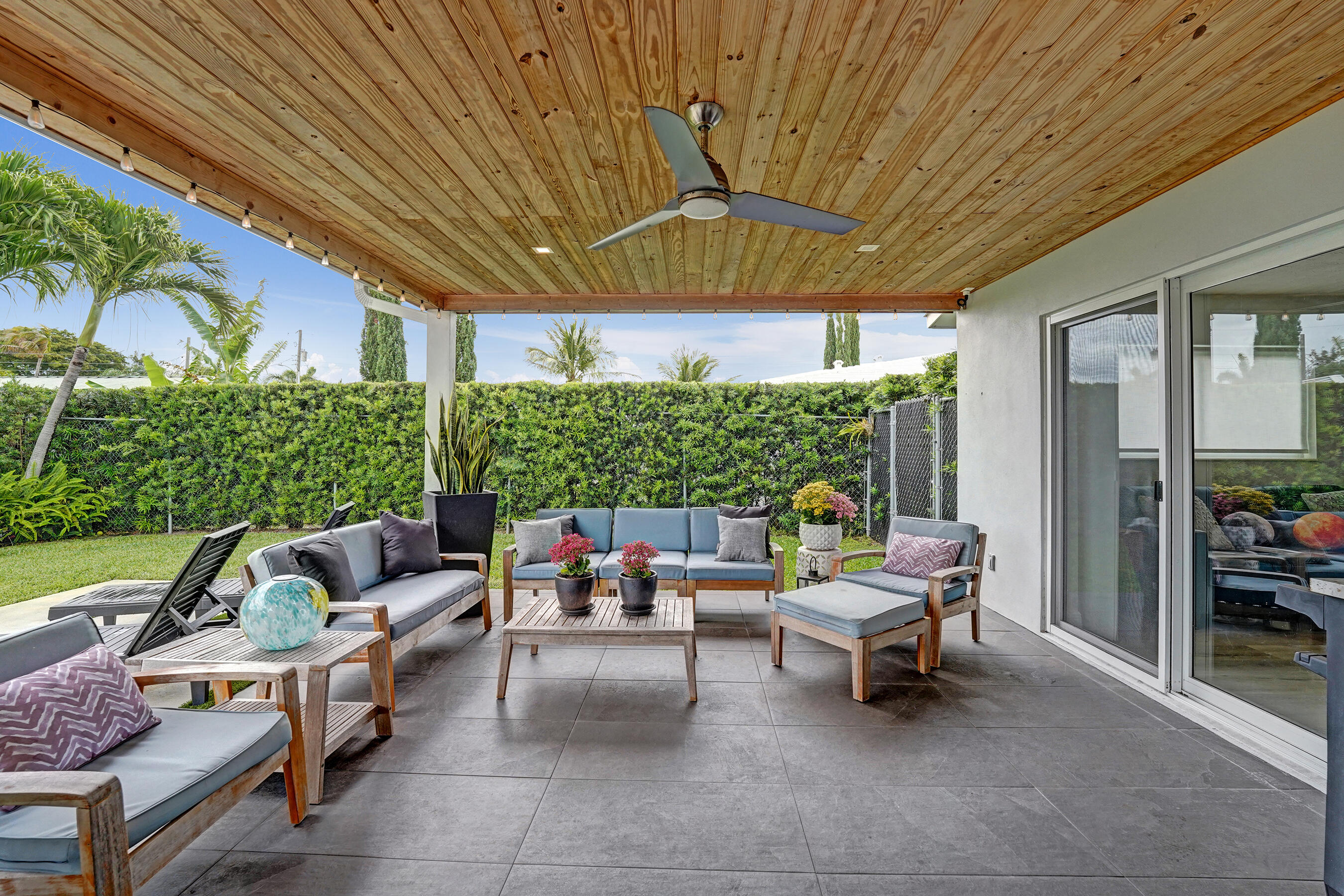 381 SE 3rd Pompano Beach, FL 33060