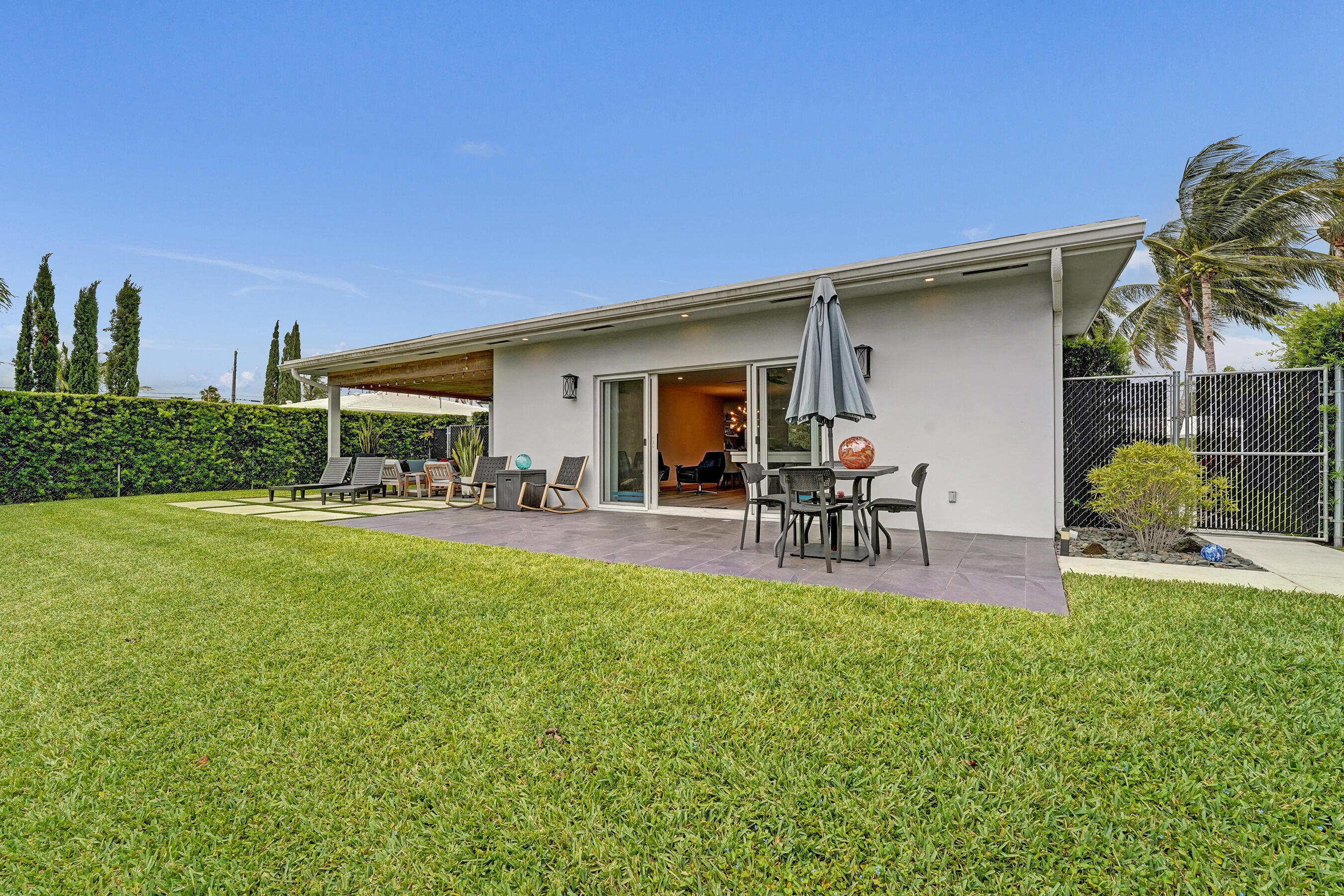 381 SE 3rd Pompano Beach, FL 33060