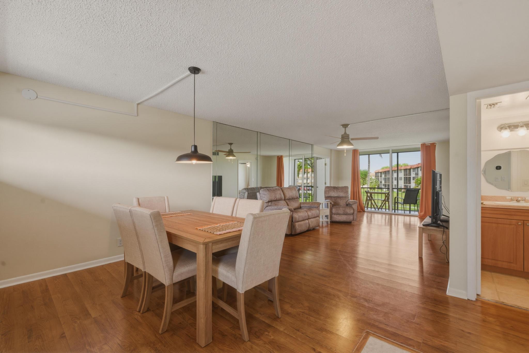 9720 S Hollybrook Lk #205
