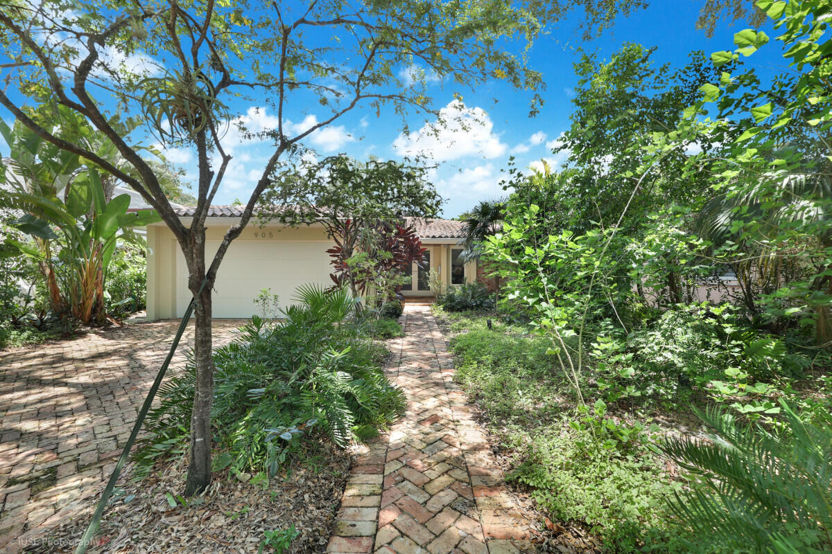 905 Sorolla Coral Gables, FL 33134
