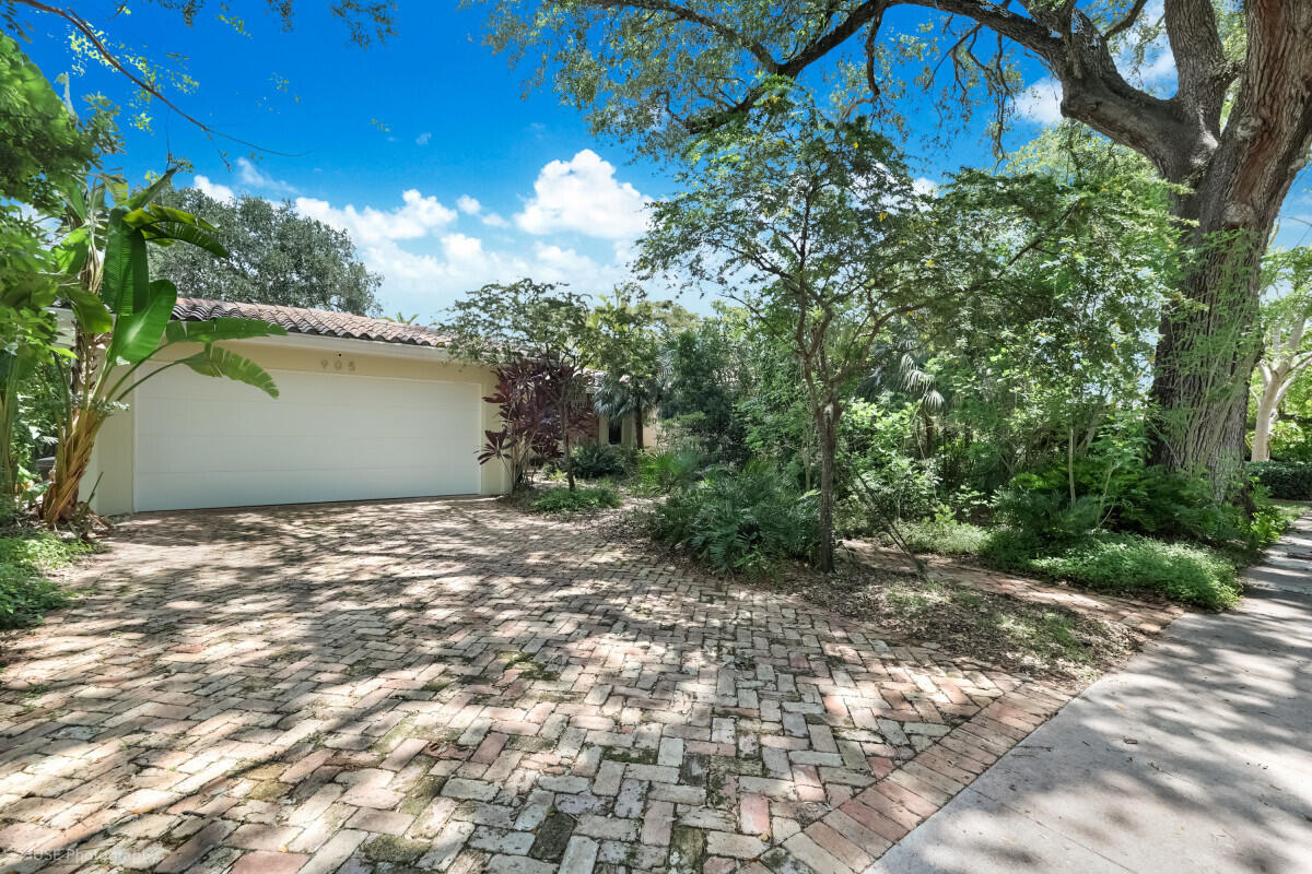 905 Sorolla Coral Gables, FL 33134