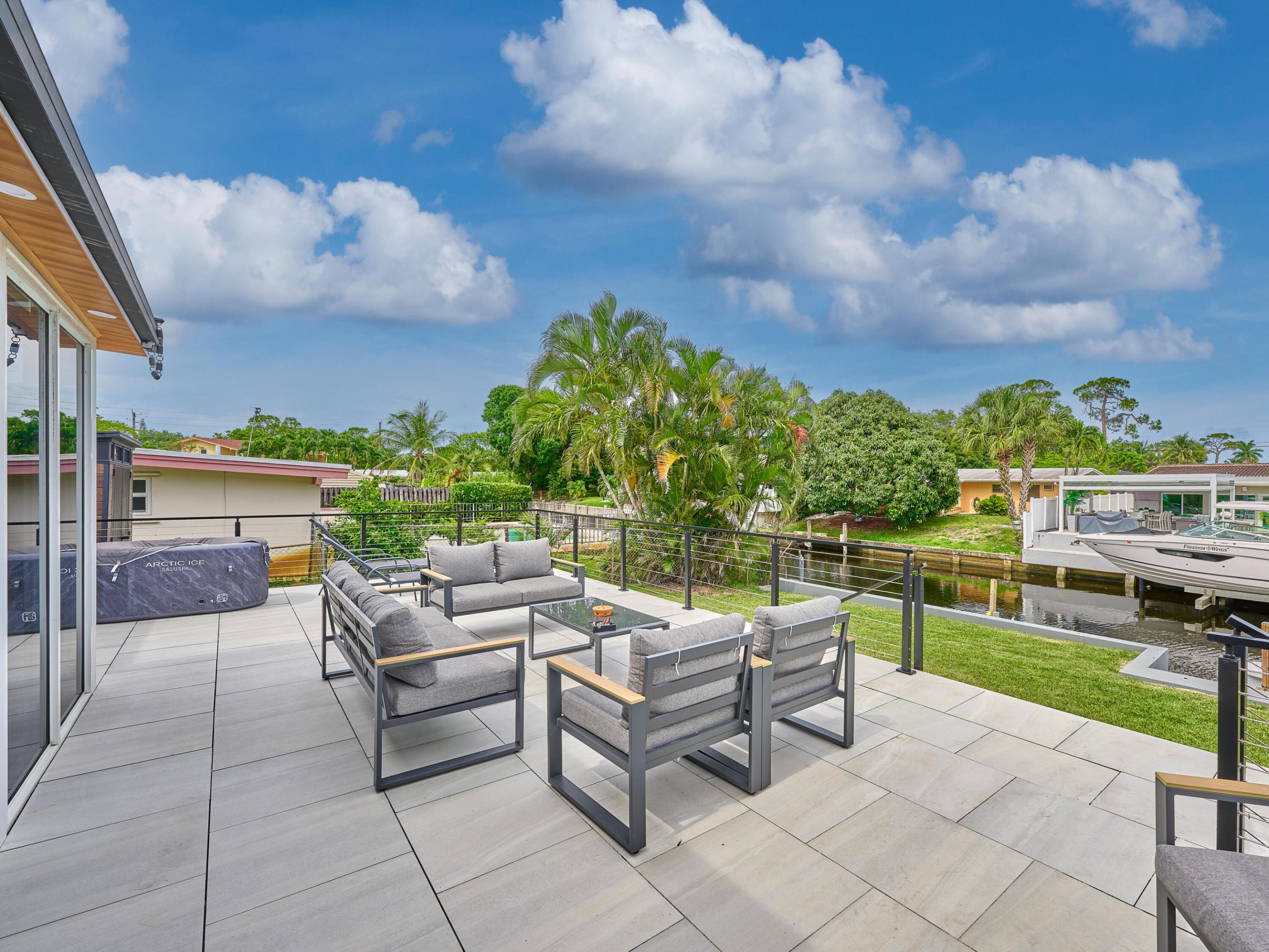 2426 Key Largo Fort Lauderdale, FL 33312