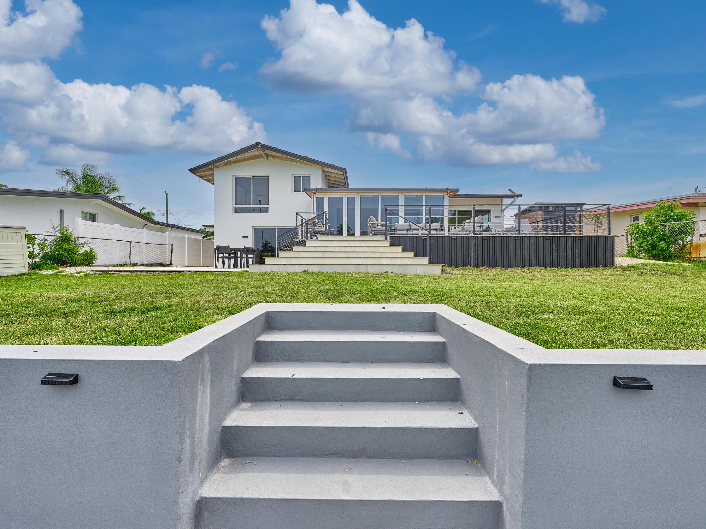 2426 Key Largo Fort Lauderdale, FL 33312