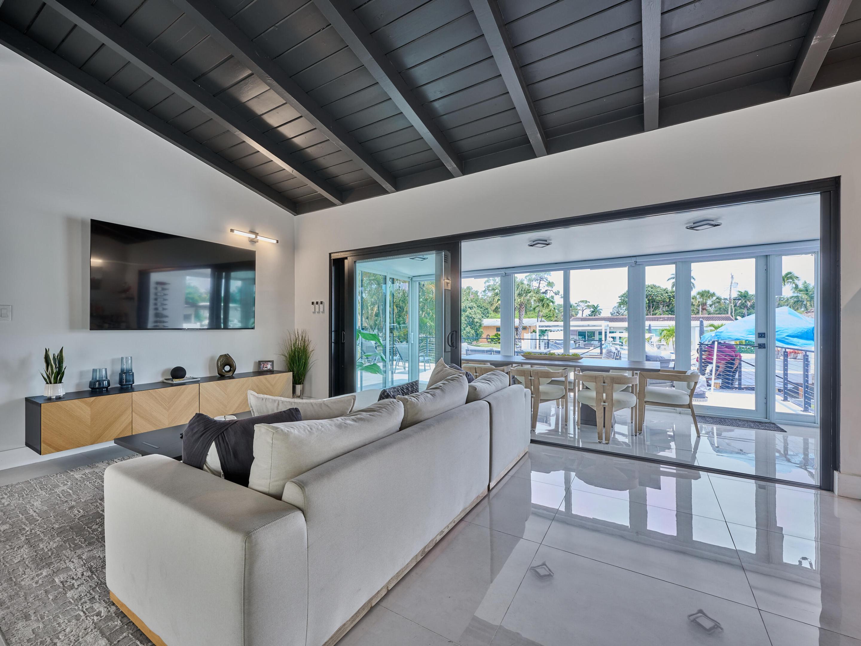 2426 Key Largo Fort Lauderdale, FL 33312