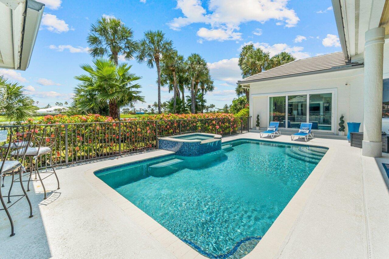 2925 SE Dune Hutchinson Island, FL 34996