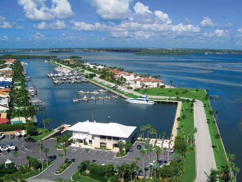 2925 SE Dune Hutchinson Island, FL 34996