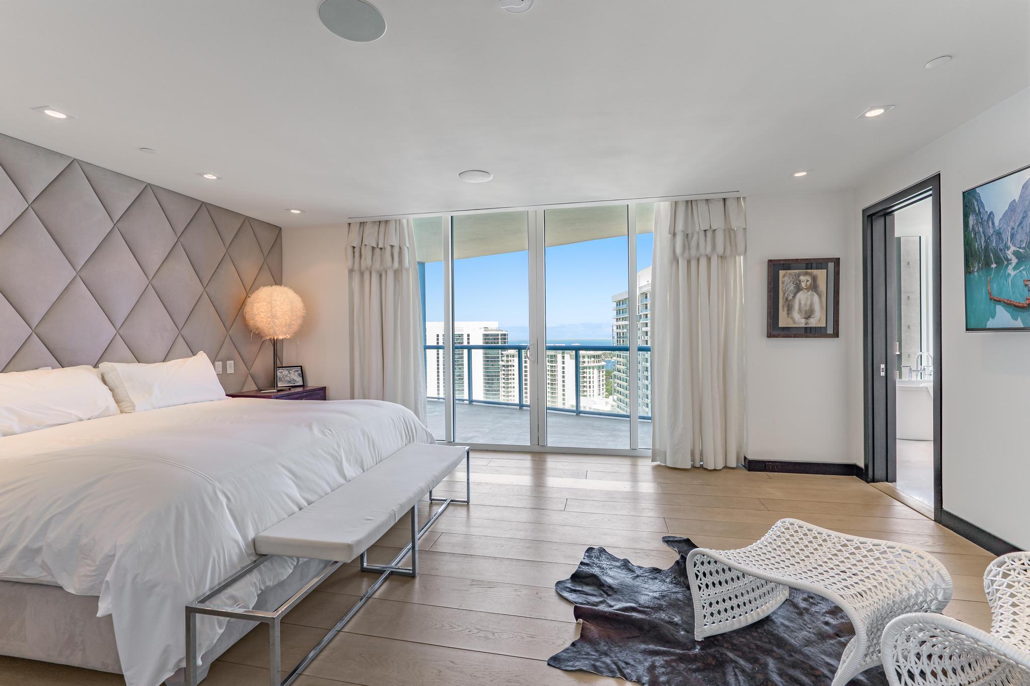 333 Las Olas #4206 Fort Lauderdale, FL 33301