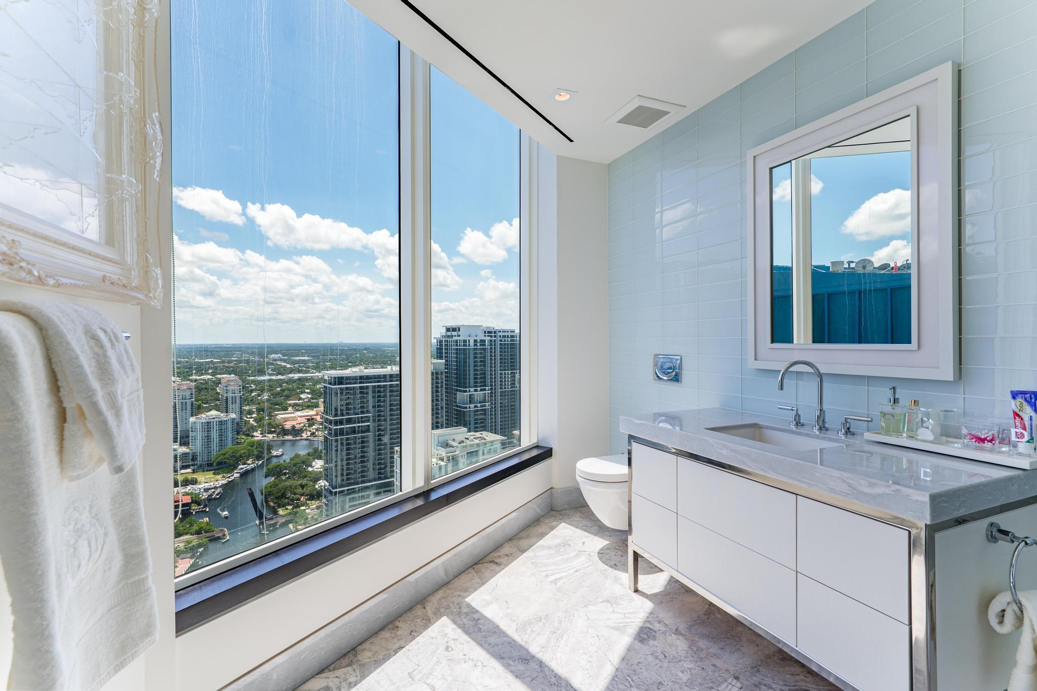 333 Las Olas #4206 Fort Lauderdale, FL 33301
