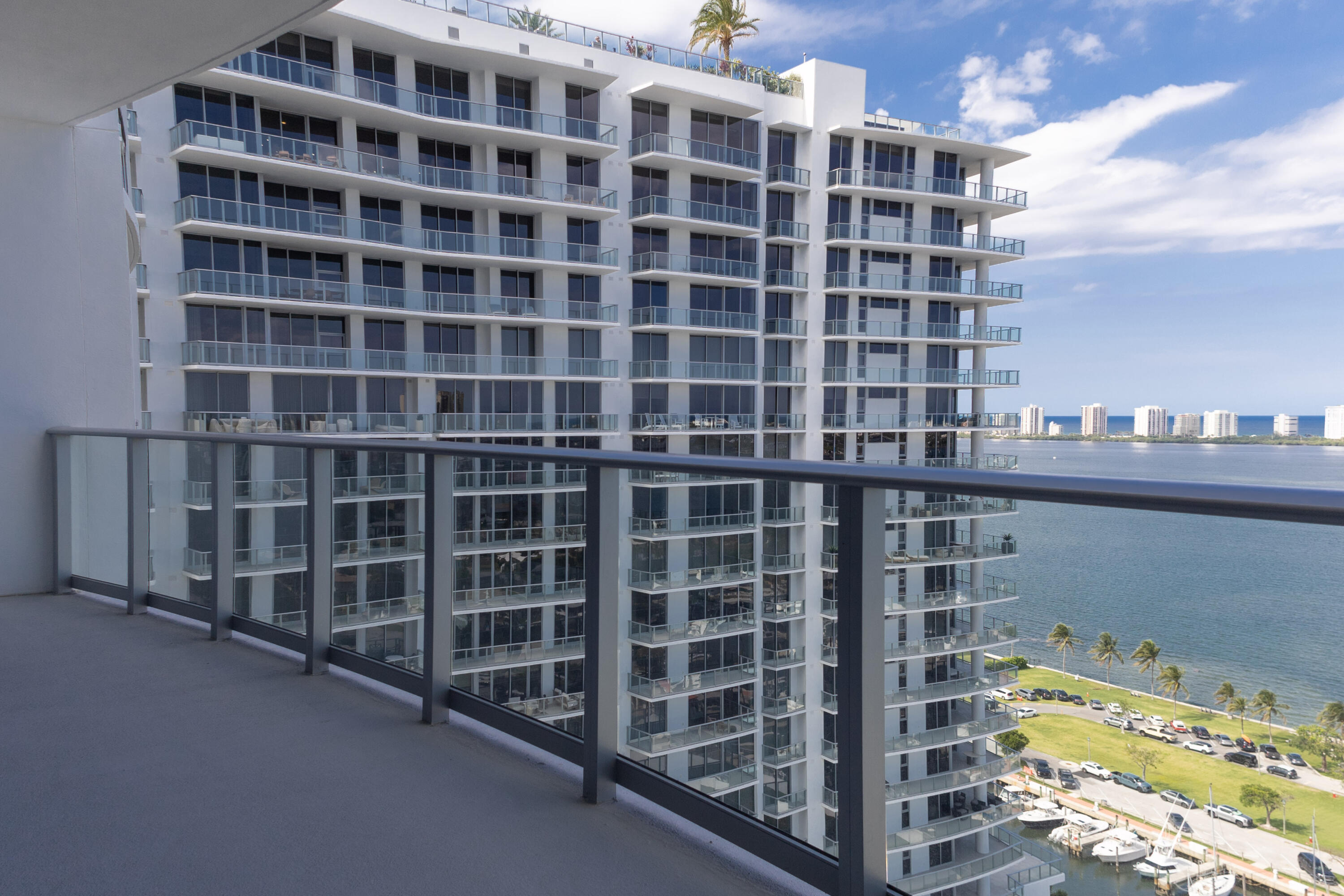 220 Lake Shr #1908 Lake Park, FL 33403
