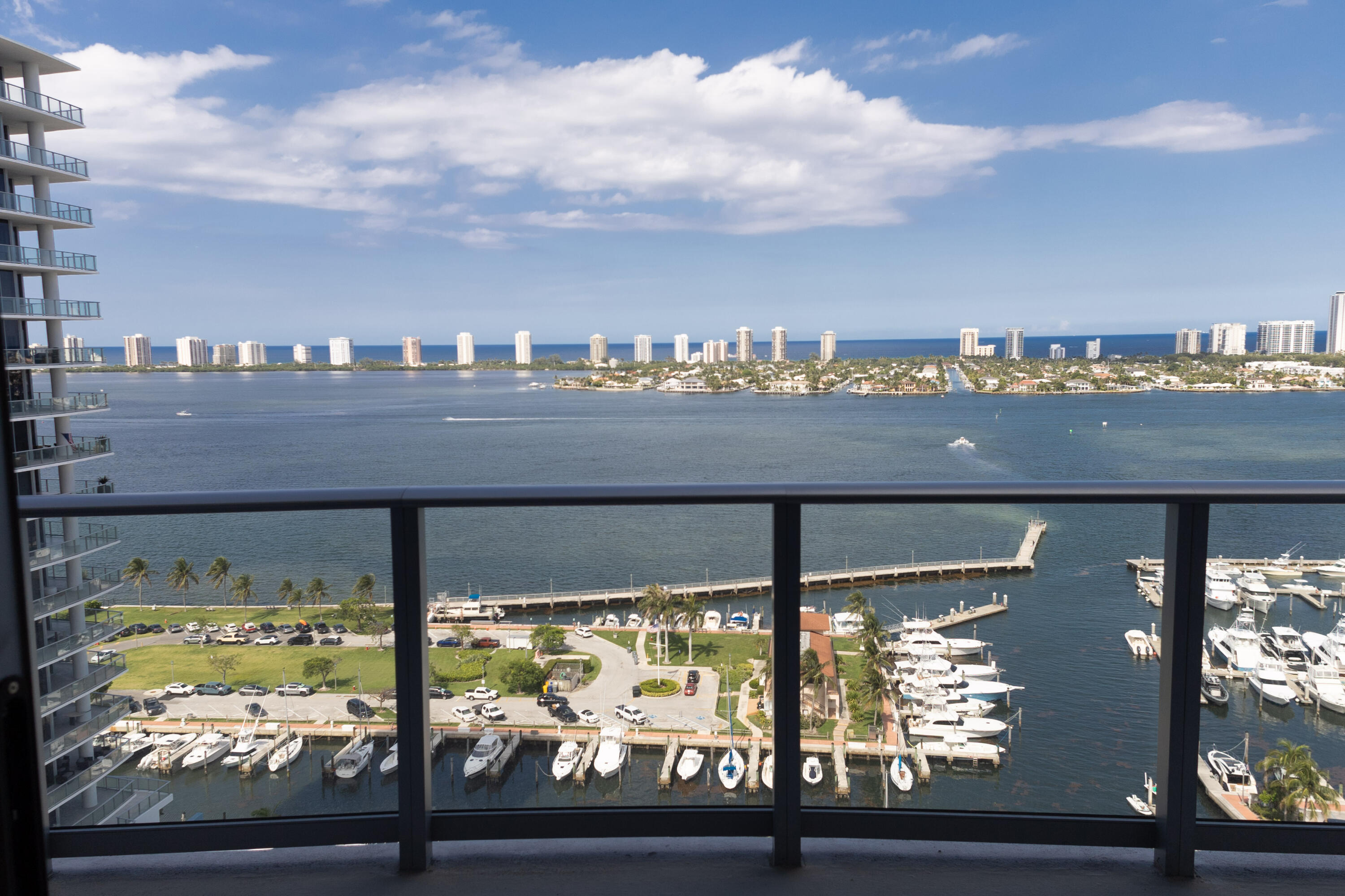 220 Lake Shr #1908 Lake Park, FL 33403