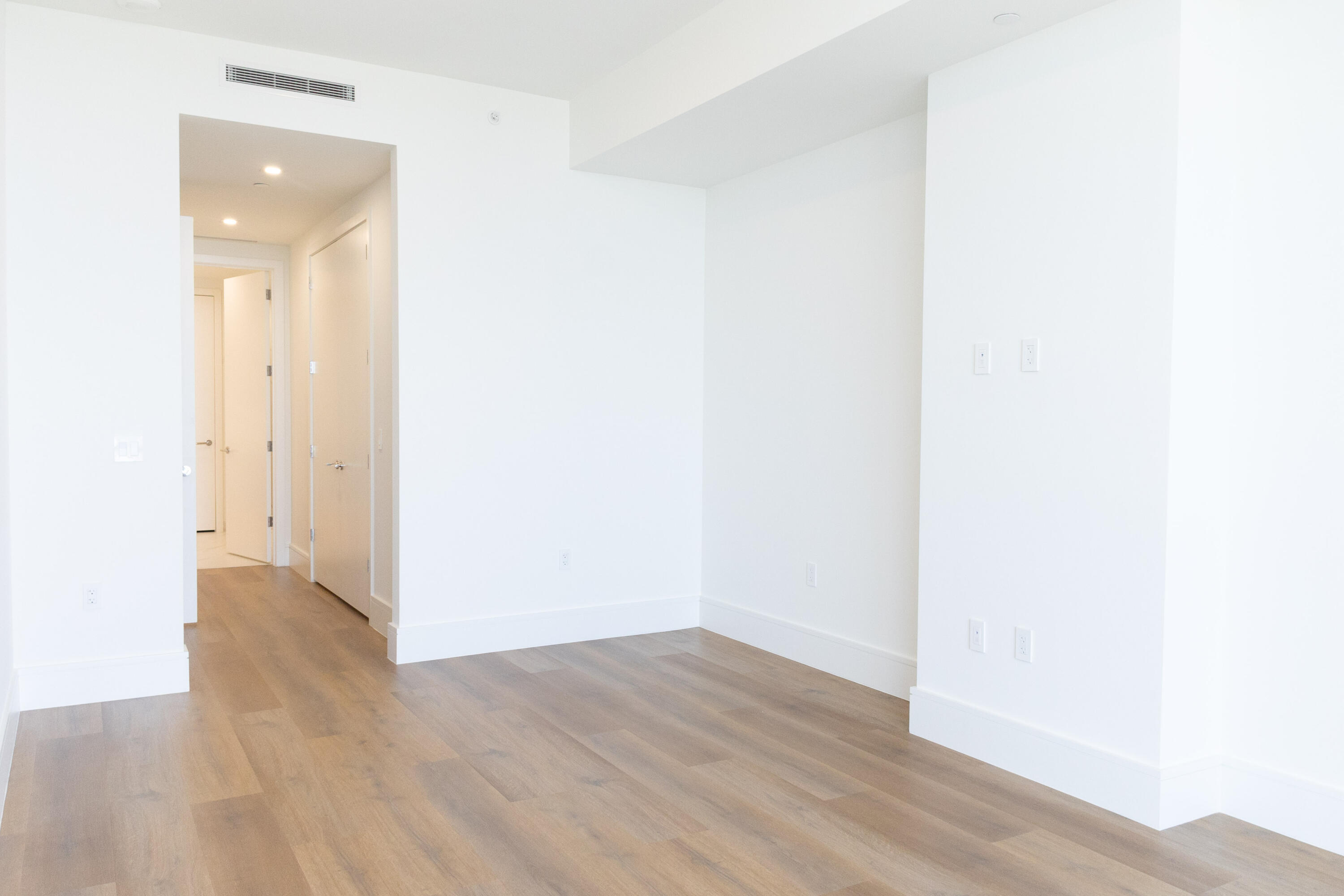 220 Lake Shr #1908 Lake Park, FL 33403