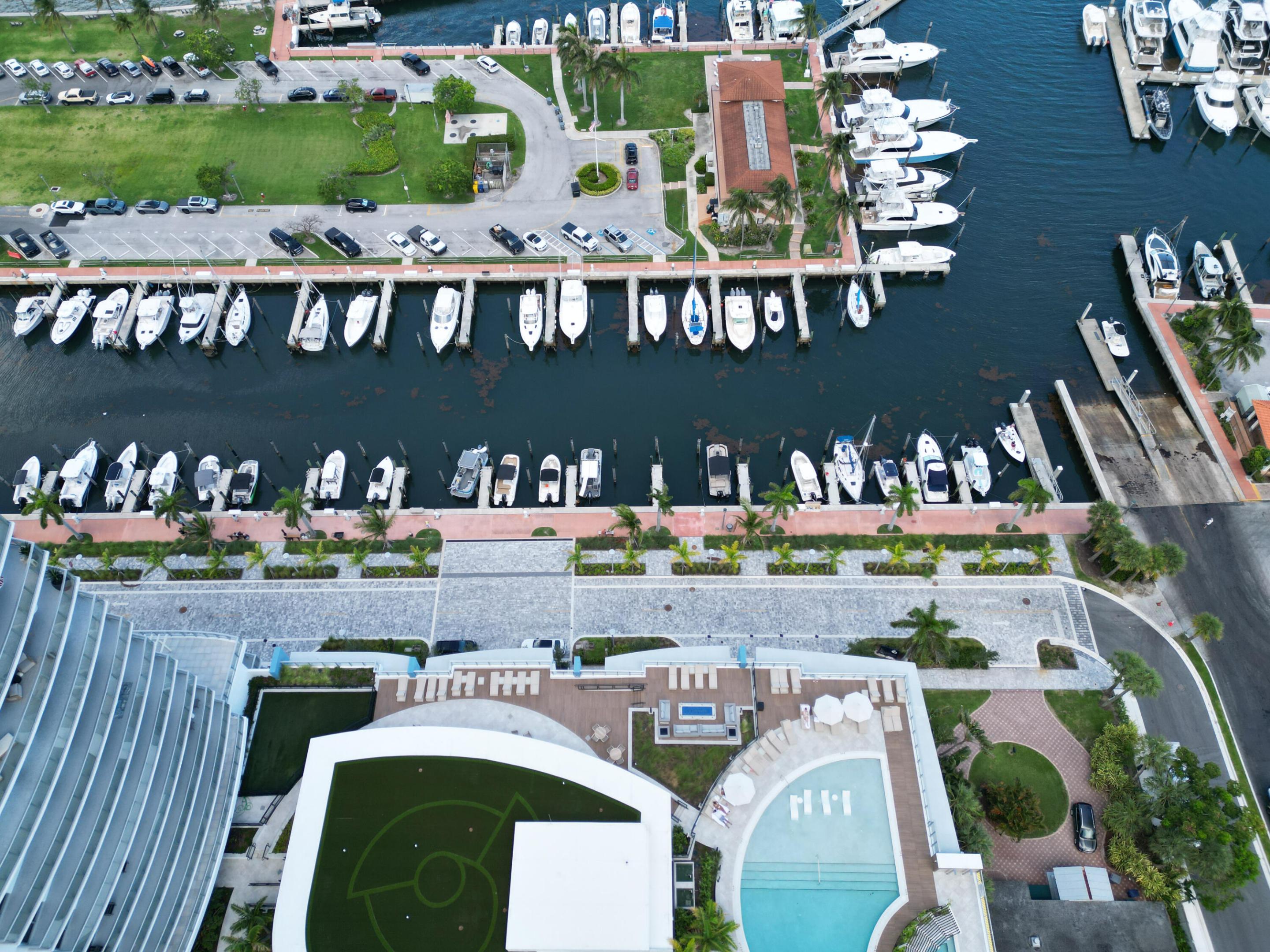 220 Lake Shr #1908 Lake Park, FL 33403