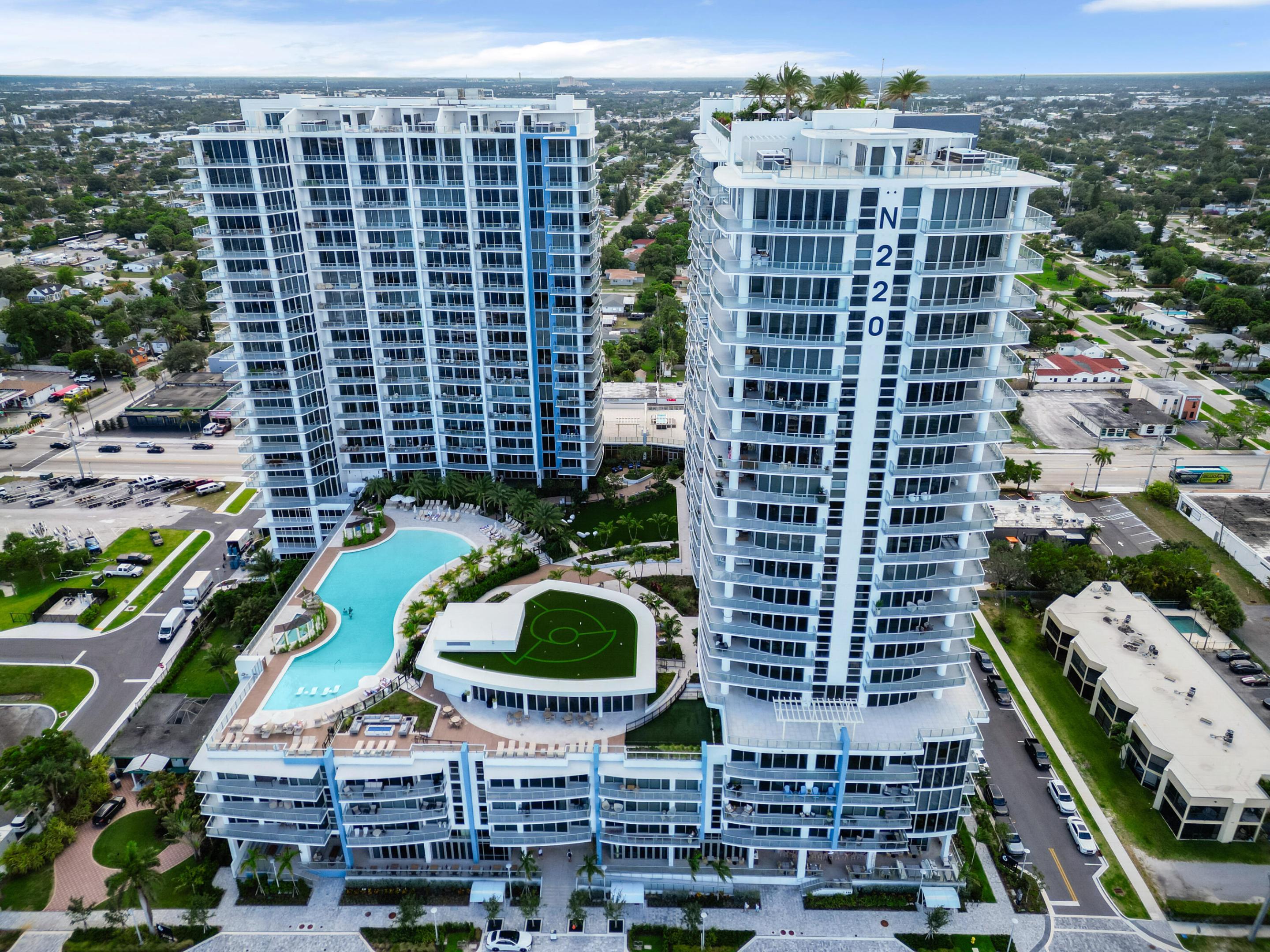 220 Lake Shr #1908 Lake Park, FL 33403