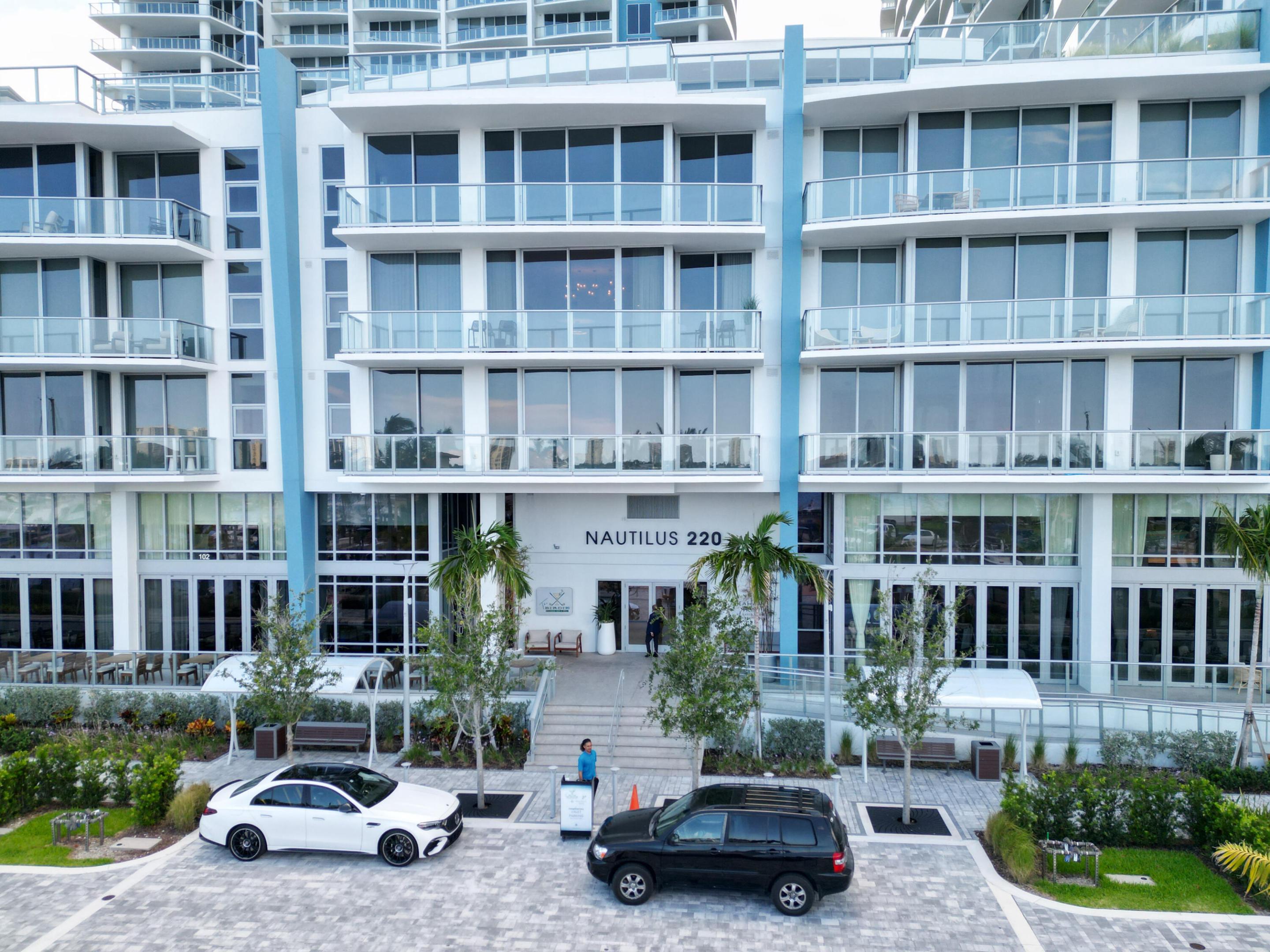 220 Lake Shr #1908 Lake Park, FL 33403