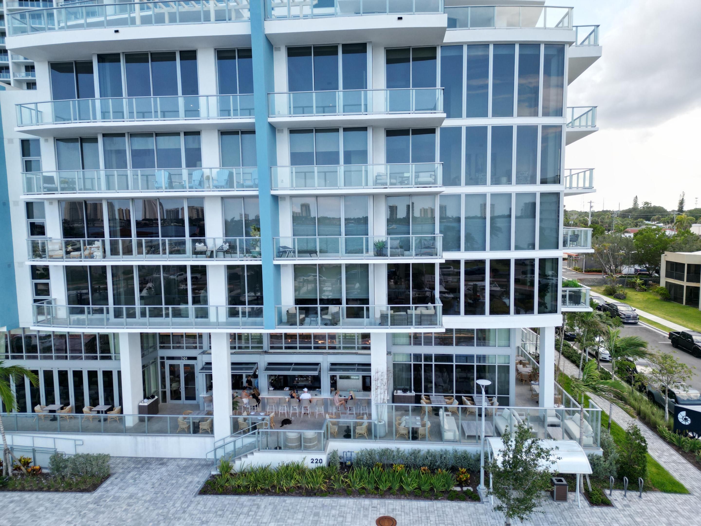 220 Lake Shr #1908 Lake Park, FL 33403