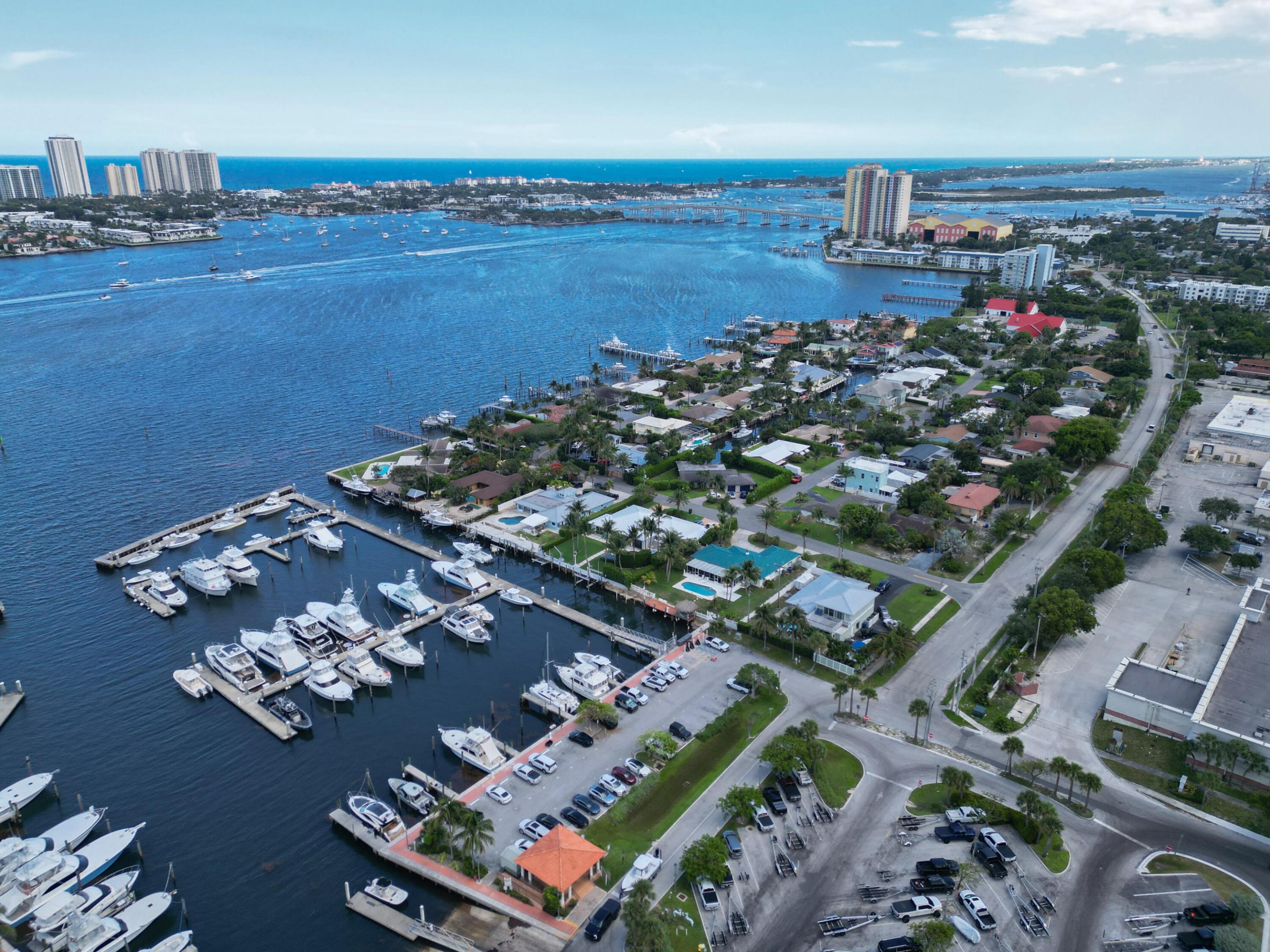 220 Lake Shr #1908 Lake Park, FL 33403