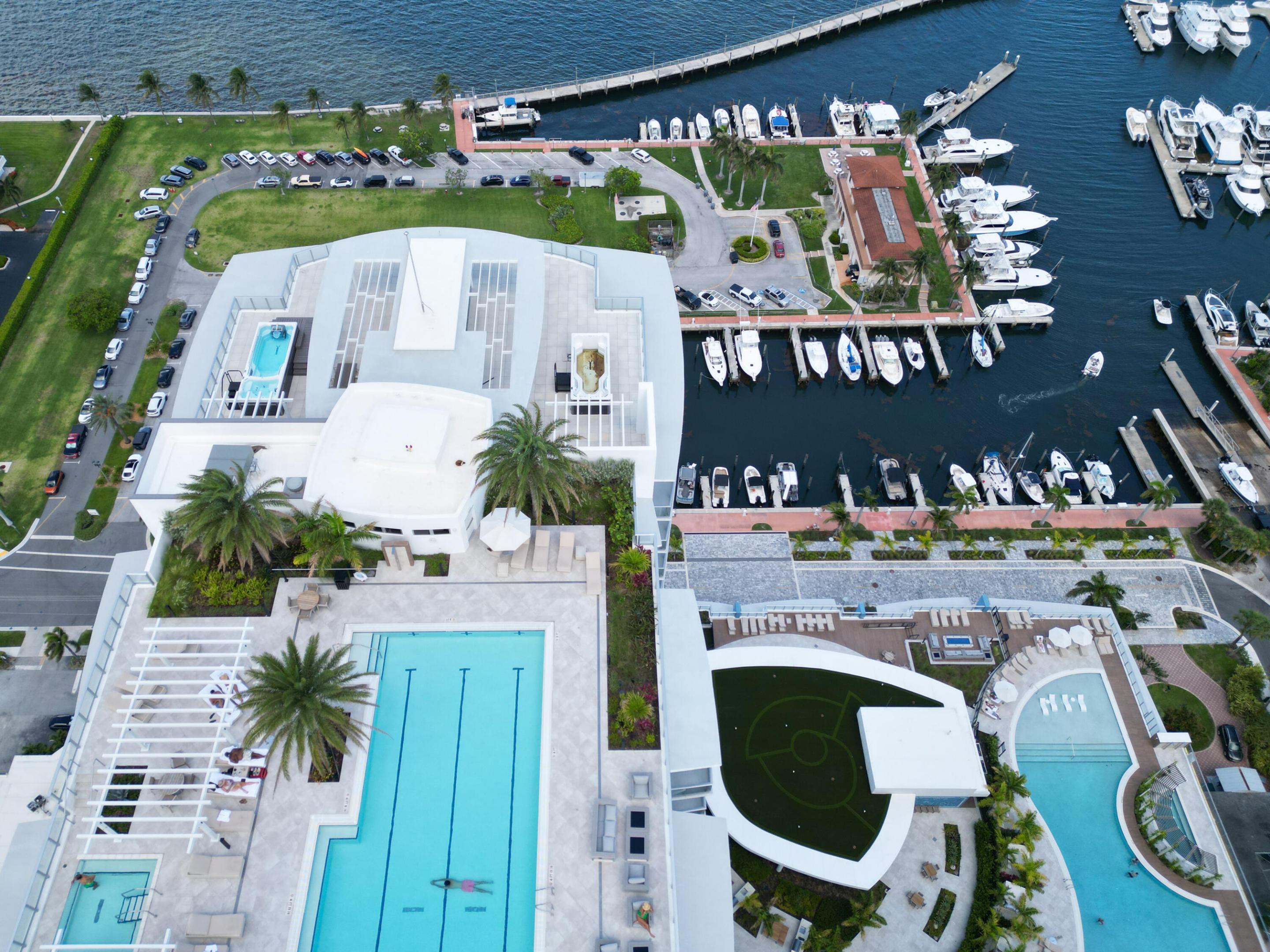 220 Lake Shr #1908 Lake Park, FL 33403