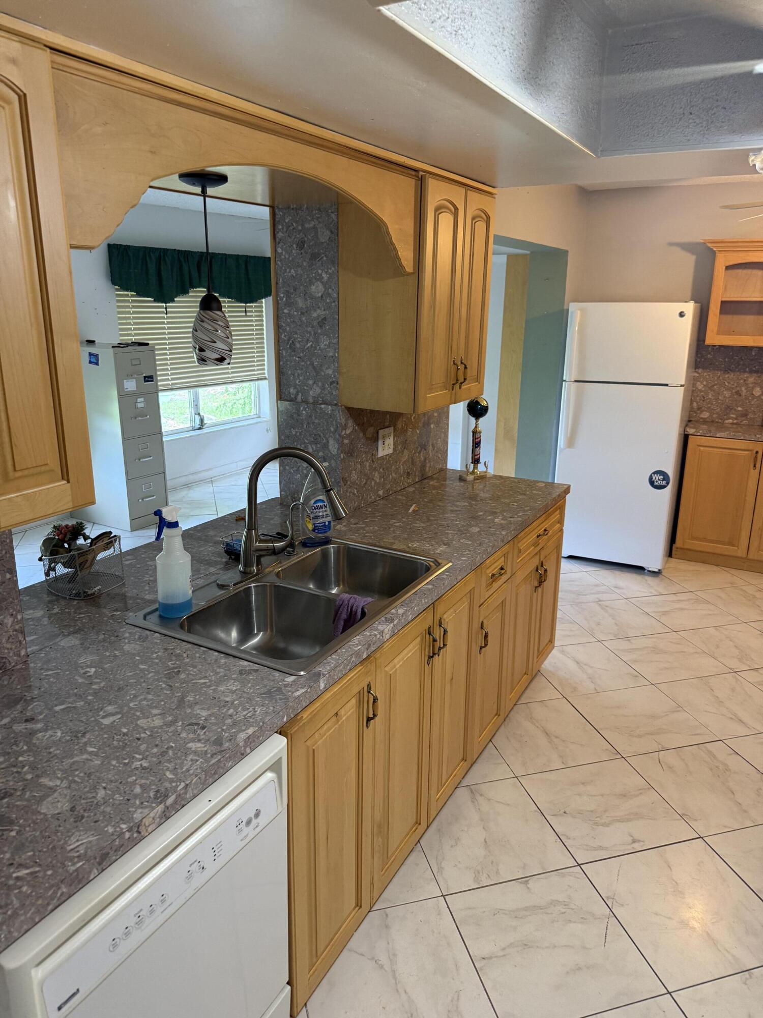 7250 NW 8th Ct Margate, FL 33063
